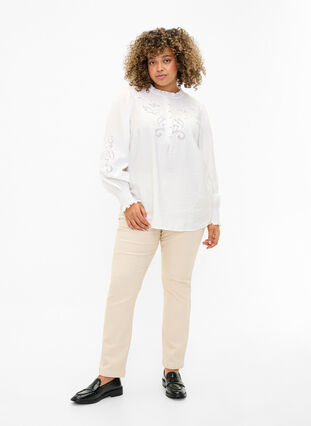 Bluse mit Rüschen und Lochstickerei, Bright White, Model image number 2