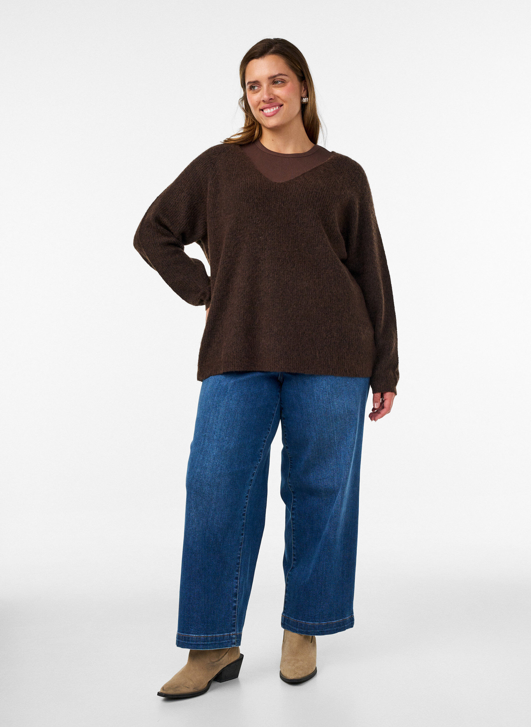 ZizziStrickbluse mit V-Ausschnitt und Raglan&auml;rmeln, Braun, Model image number 1