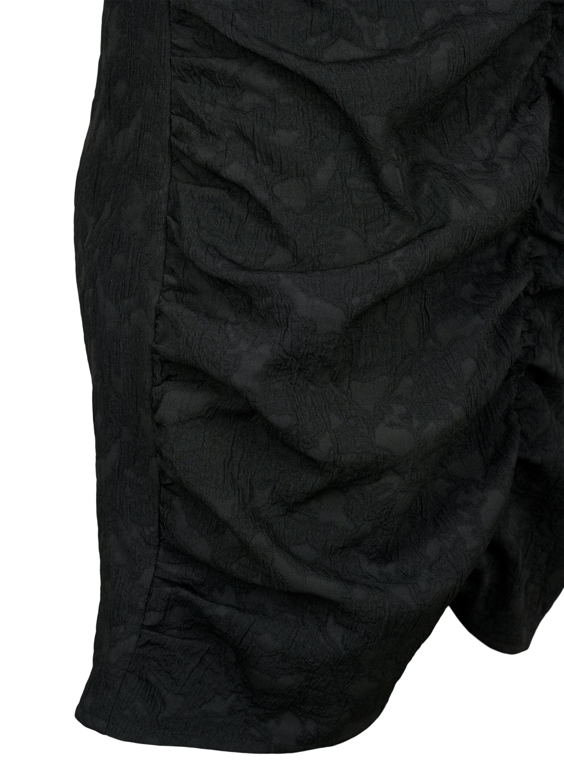 ZizziKurz&auml;rmeliges Kleid mit strukturiertem Stoff und Drapierungen, Black, Packshot image number 3