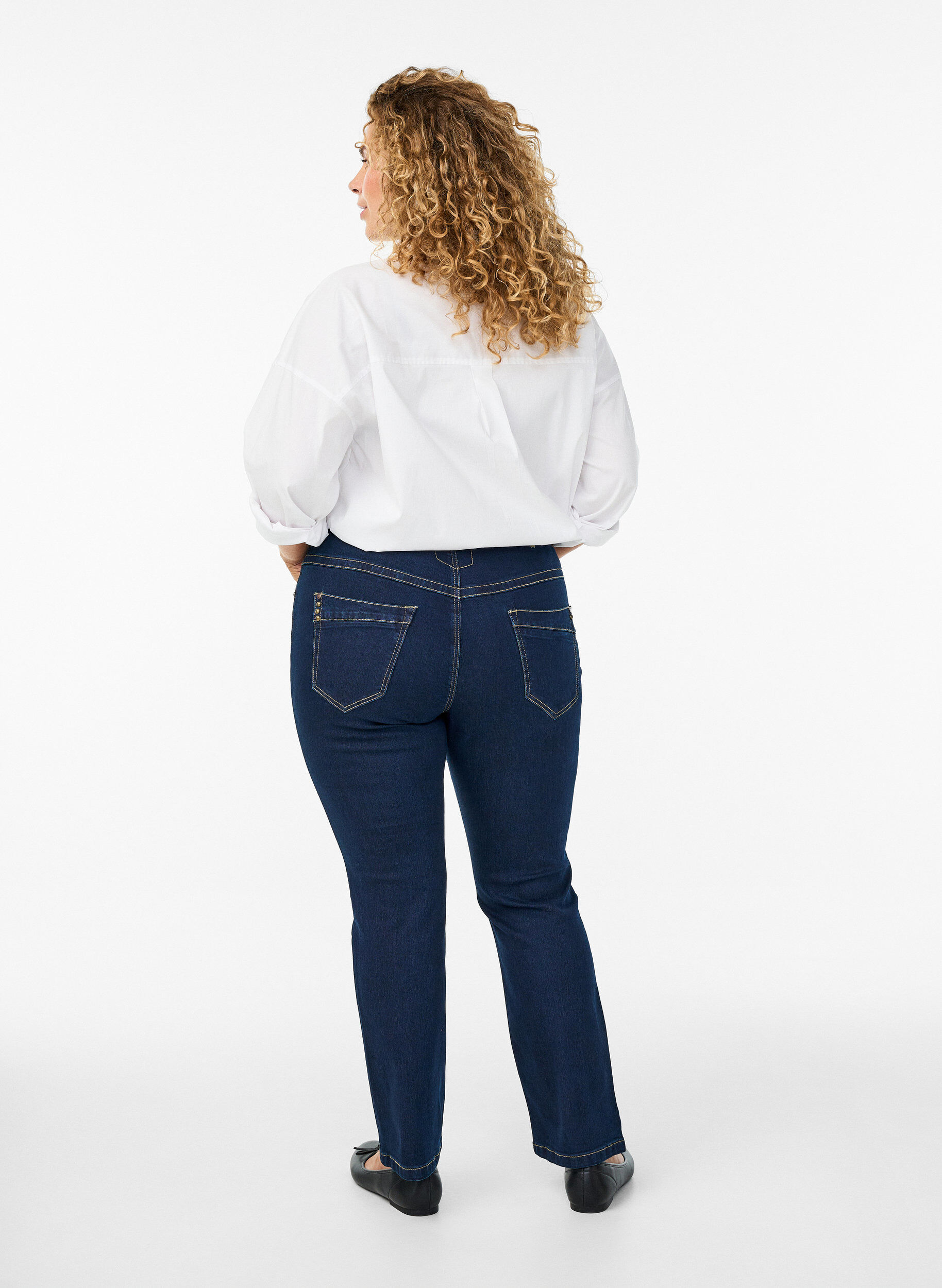 ZizziSlim Fit Vilma Jeans mit hoher Taille, Blau, Model image number 1