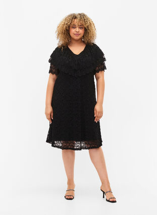 Kurzärmeliges Kleid aus Spitze mit breiten Rüschen, Black, Model image number 2
