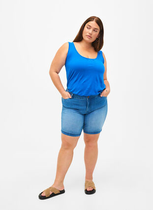 Slim Fit Emily Shorts mit normaler Taille, Light blue denim, Model image number 4