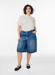 Hoch taillierte Shorts aus Denim, Blau, Model image number 0