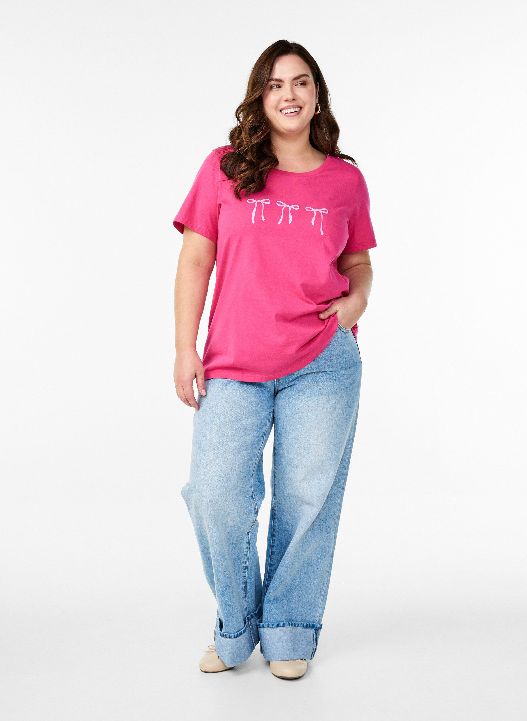 ZizziBaumwoll-T-Shirt mit Motiv, Raspberry w. Bows, Model image number 2