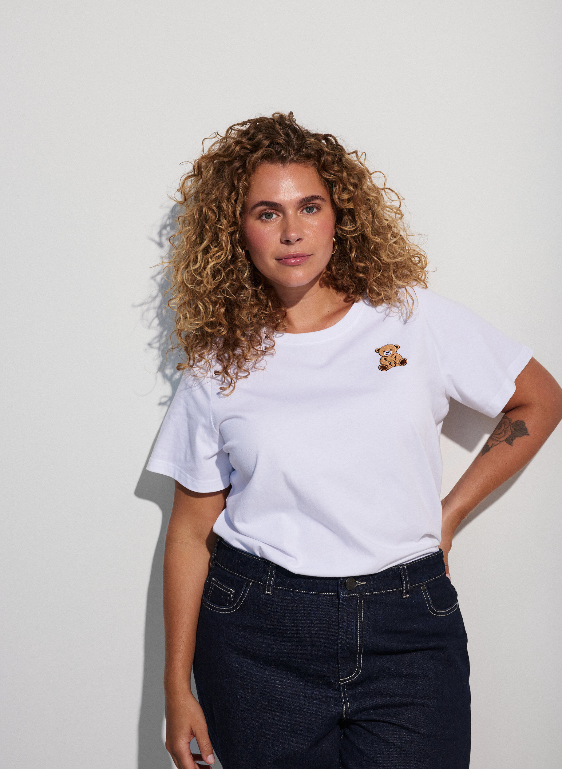 ZizziT-Shirt aus Bio-Baumwolle mit Teddyb&auml;r-Motiv, Wei&szlig;, Model image number 3