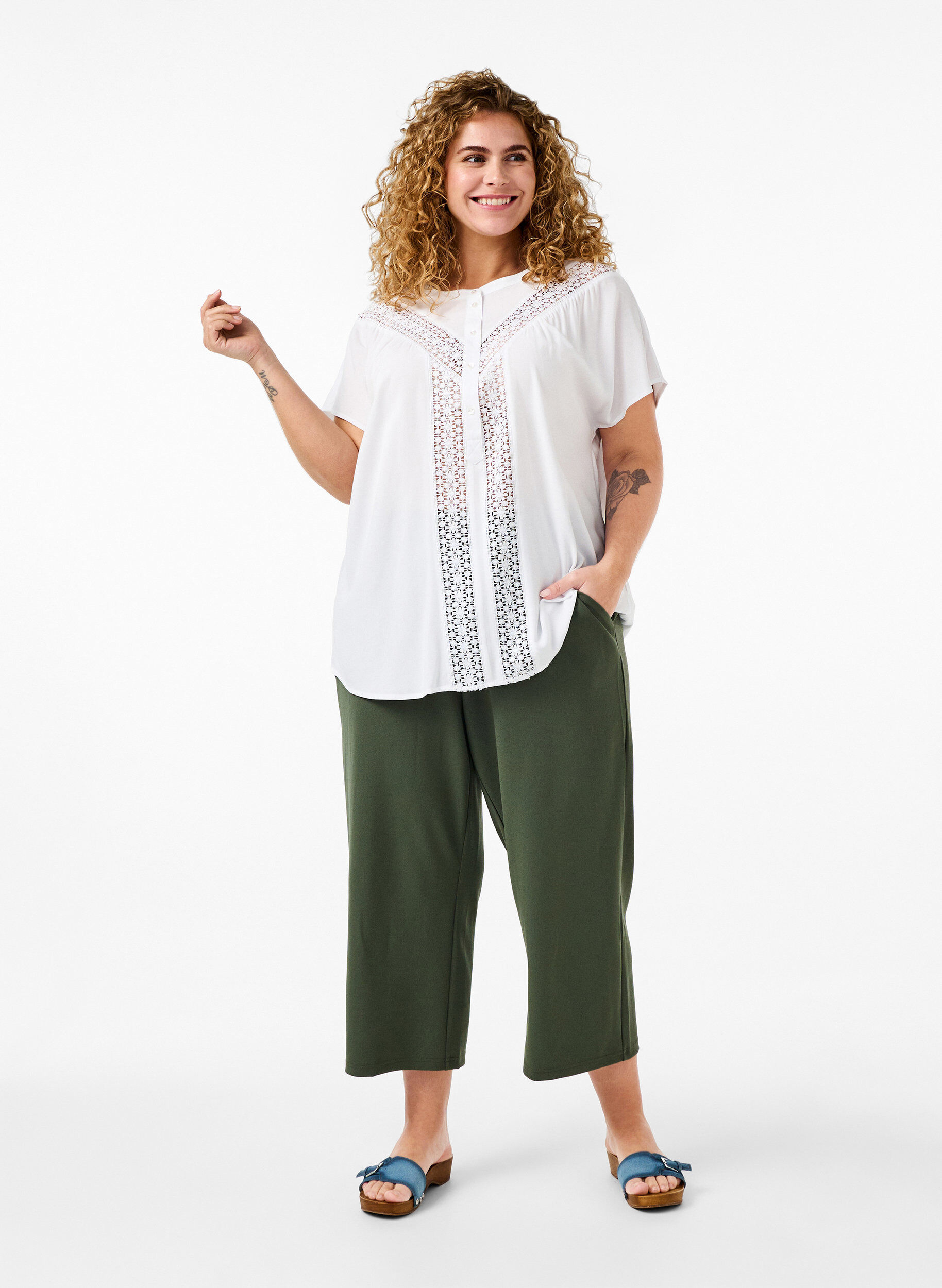 Zizzi Viskosebluse mit Spitzenbesatz, Bright White, Model image number 2