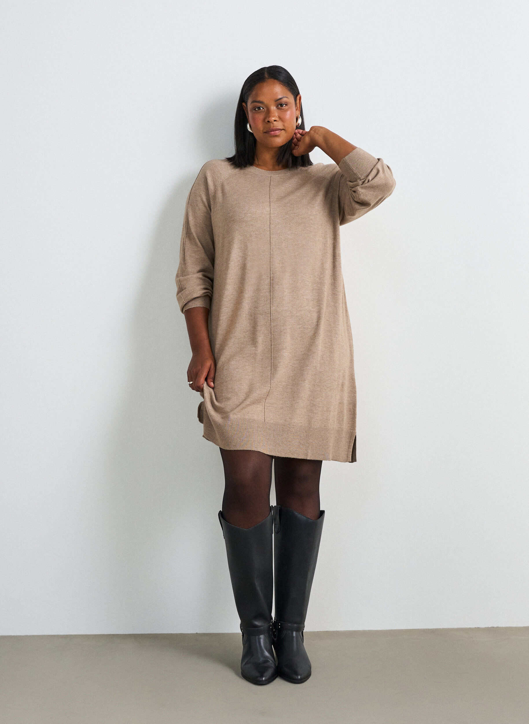 ZizziStrickkleid mit Raglan&auml;rmeln und Mittelnaht, Beige, Model image number 1