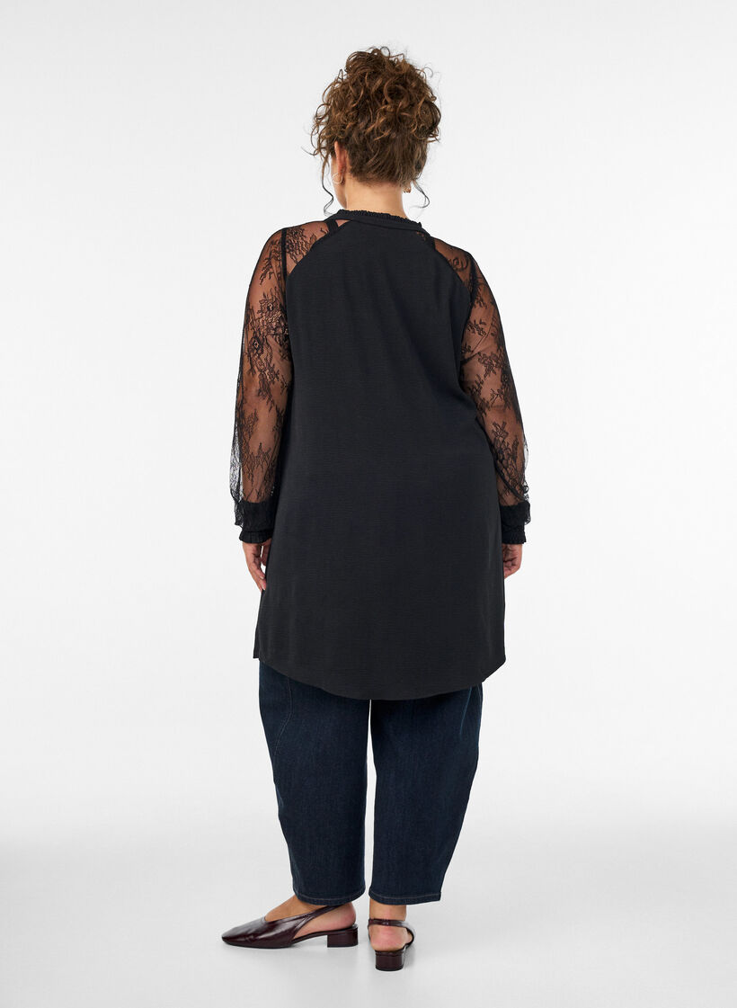 Tunika mit transparenten &Auml;rmeln aus Spitze, Schwarz, Model image number 2
