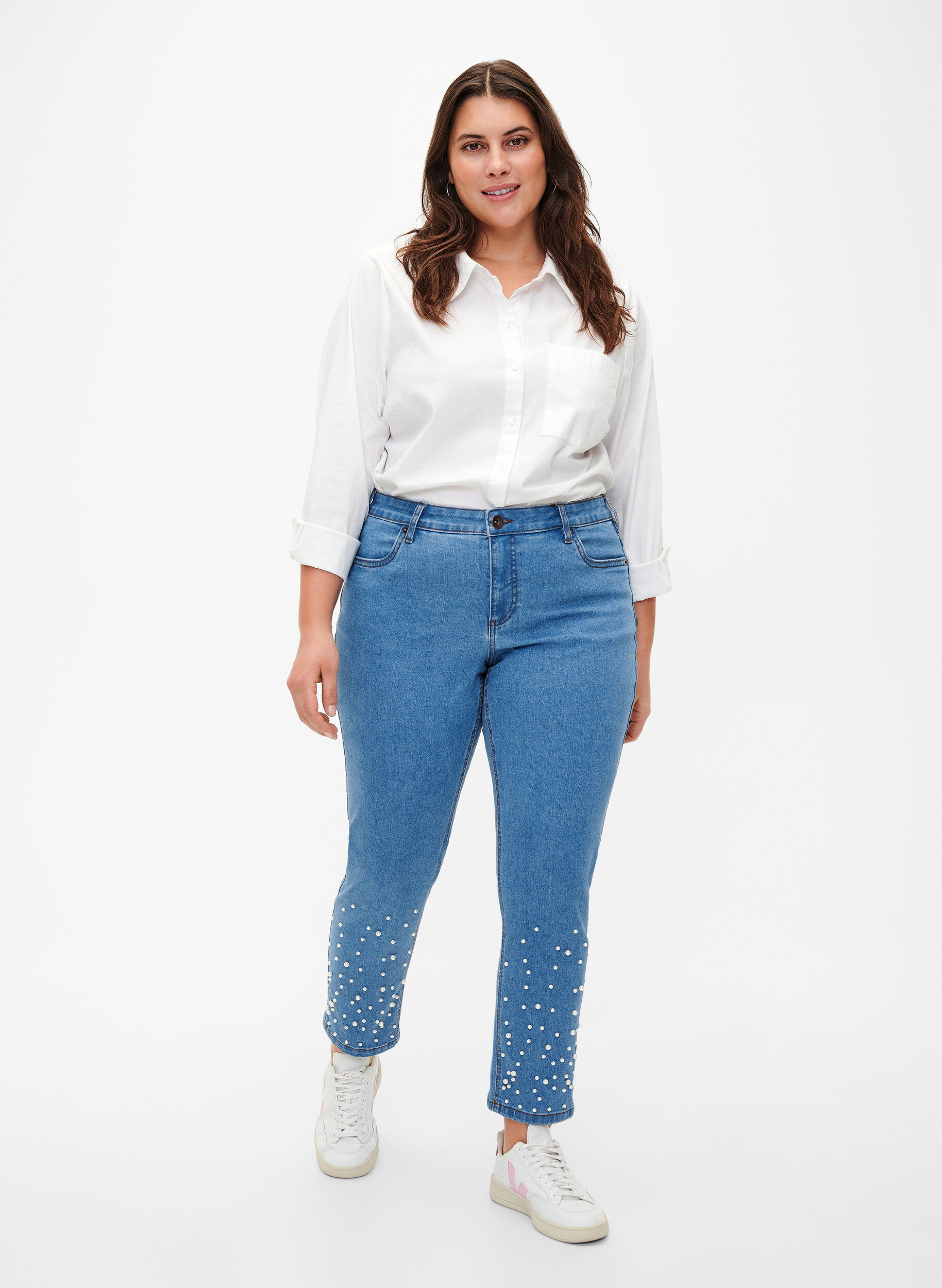 ZizziSchmal geschnittene Emily Jeans mit Perlen, Light Blue, Model image number 0