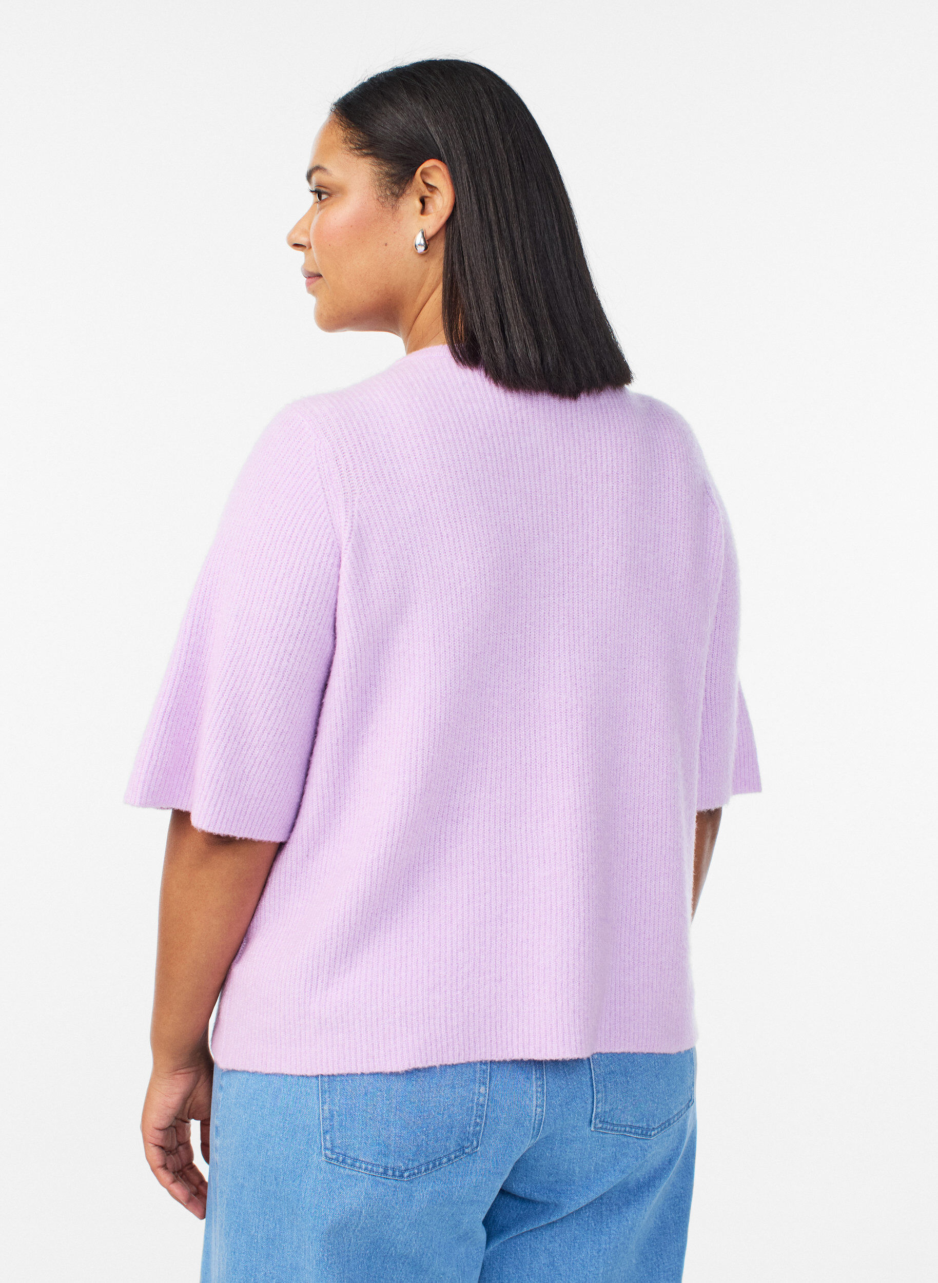 ZizziKurz&auml;rmelige Strickjacke mit gl&auml;nzenden Kugelkn&ouml;pfen, lila, Model image number 2