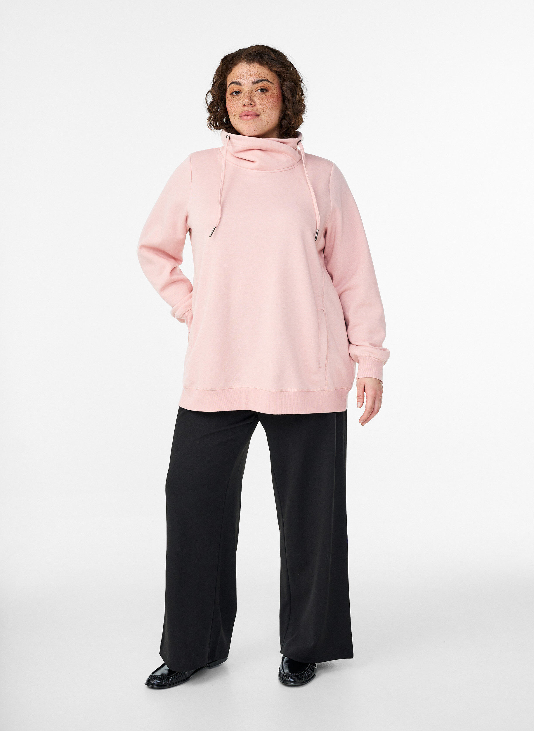 ZizziSweatshirt mit hohem Kragen und Taschen, Rot, Model image number 1