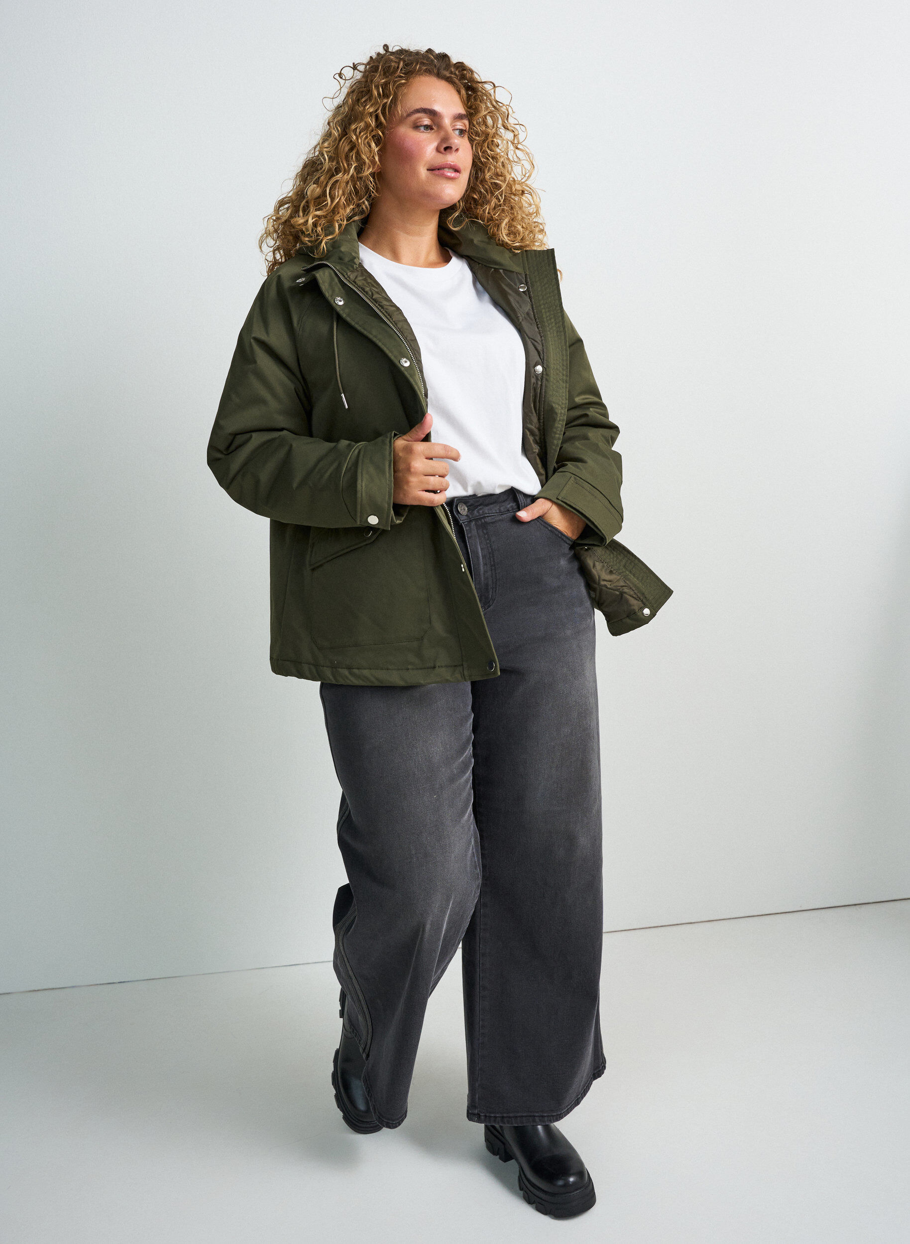 ZizziGepolsterter Parka mit einer abnehmbaren Kapuze, Gr&uuml;n, Model image number 1