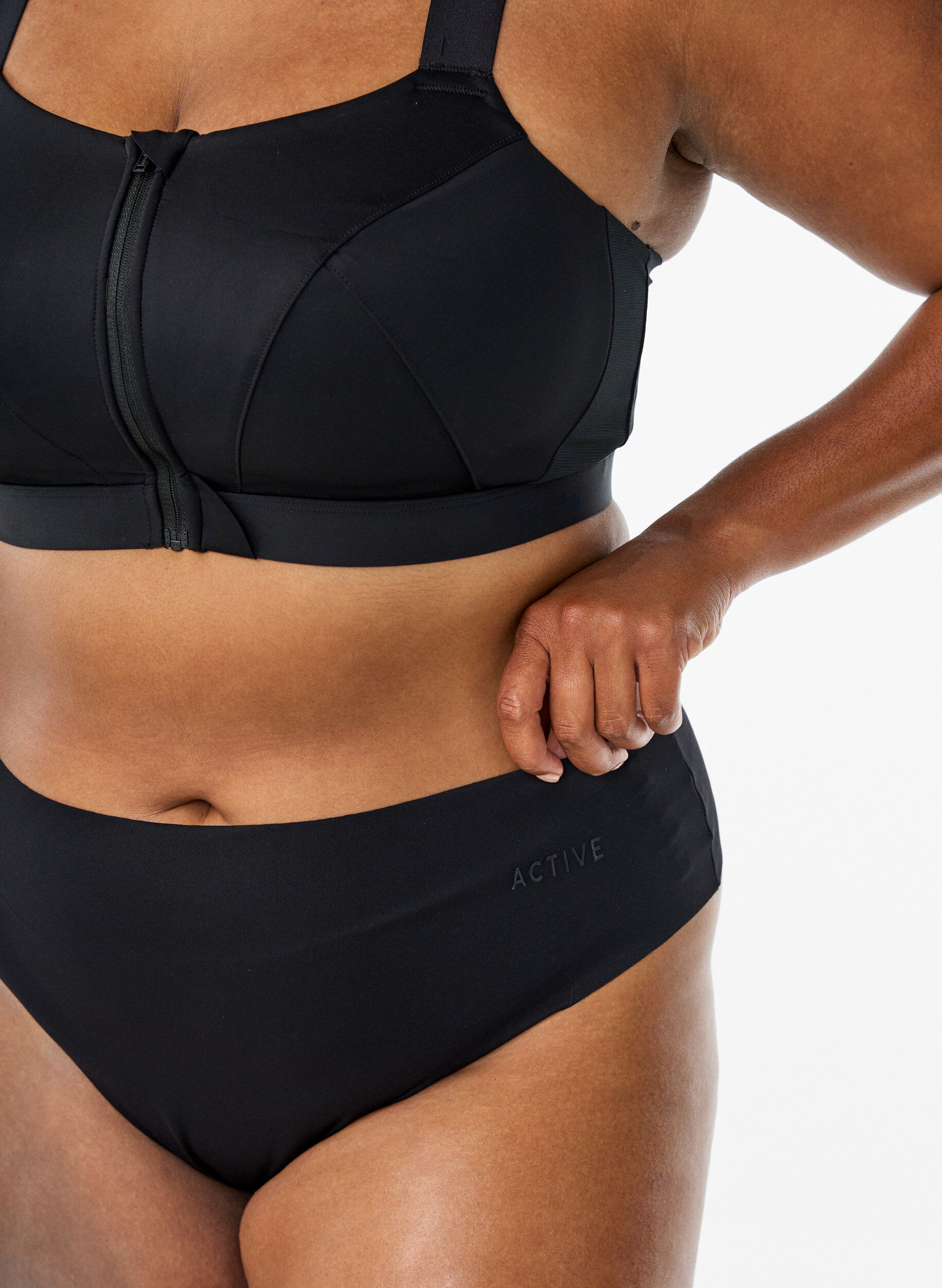 Zizzi2er-Pack unsichtbare G-String Trainingsslips, Schwarz, Model image number 2