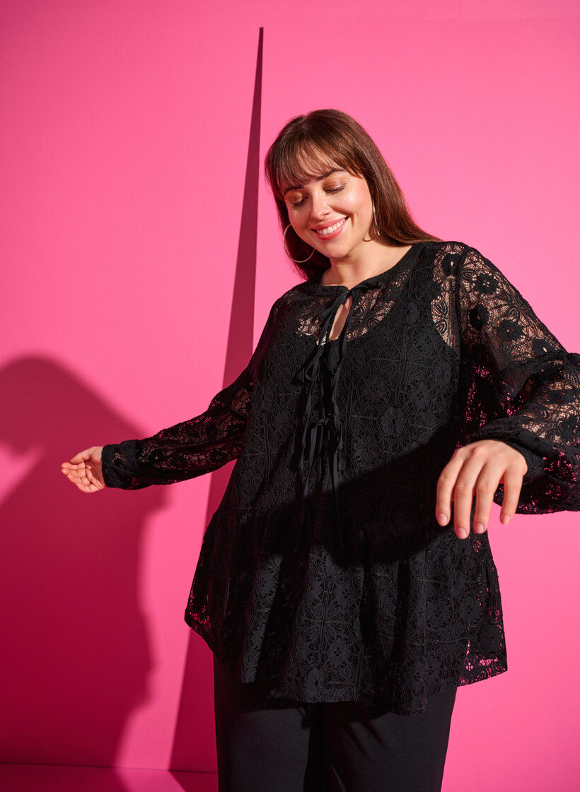  Spitzenbluse mit Bindeband, Black, Image image number 0