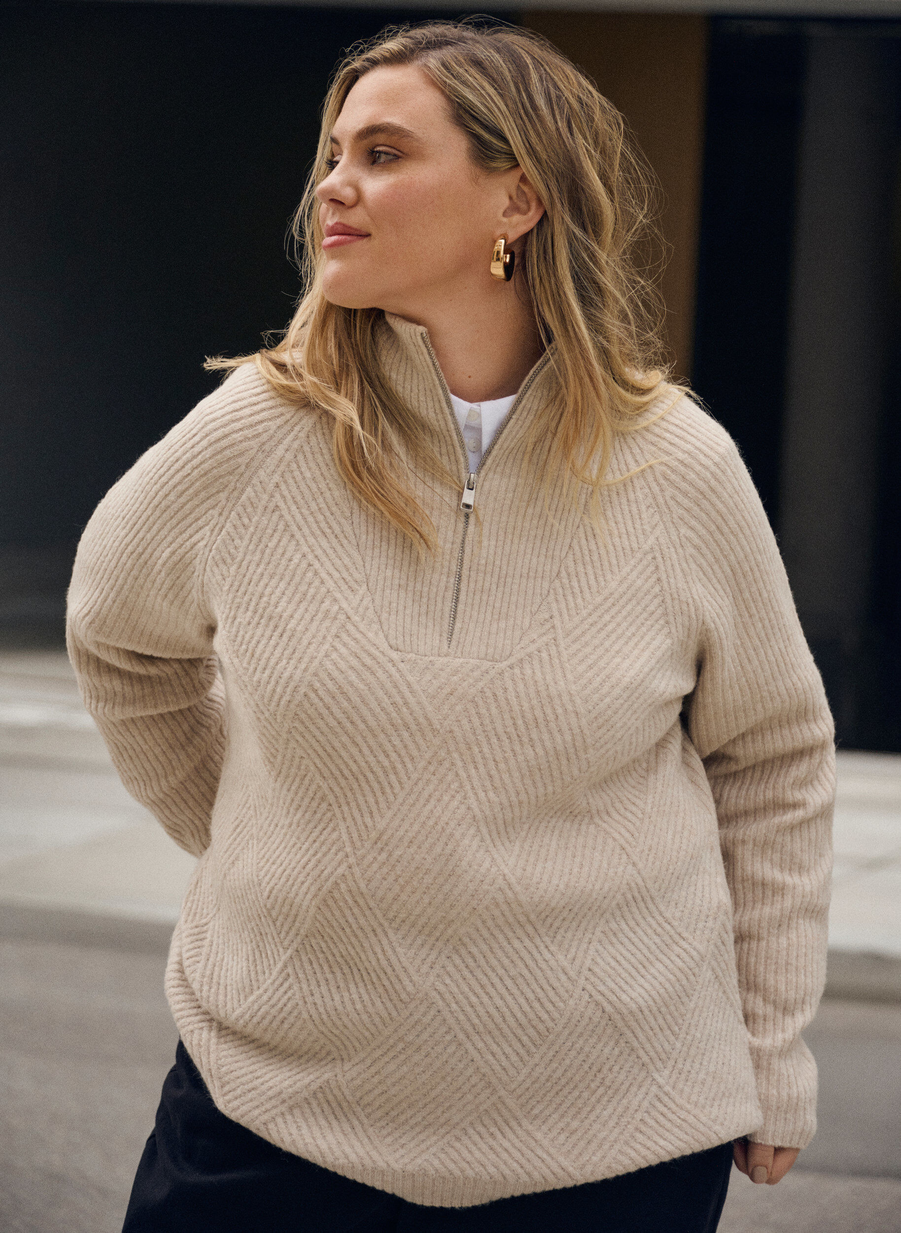 ZizziStrickpullover mit hohem Kragen und Harlekinmuster, Beige, Image image number 0