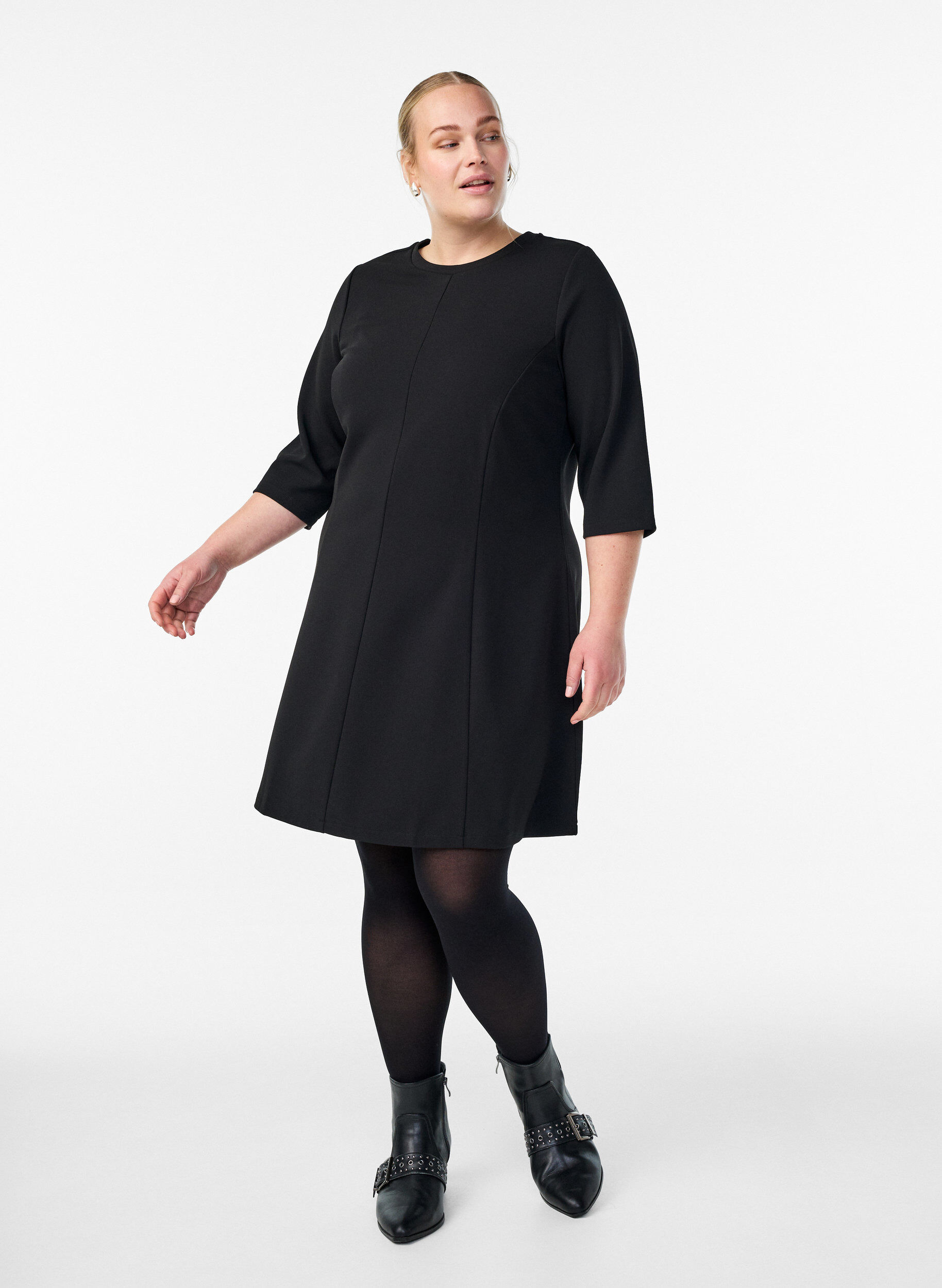 ZizziKurzes A-Linien-Jerseykleid mit 3/4-&Auml;rmeln, Schwarz, Model image number 1
