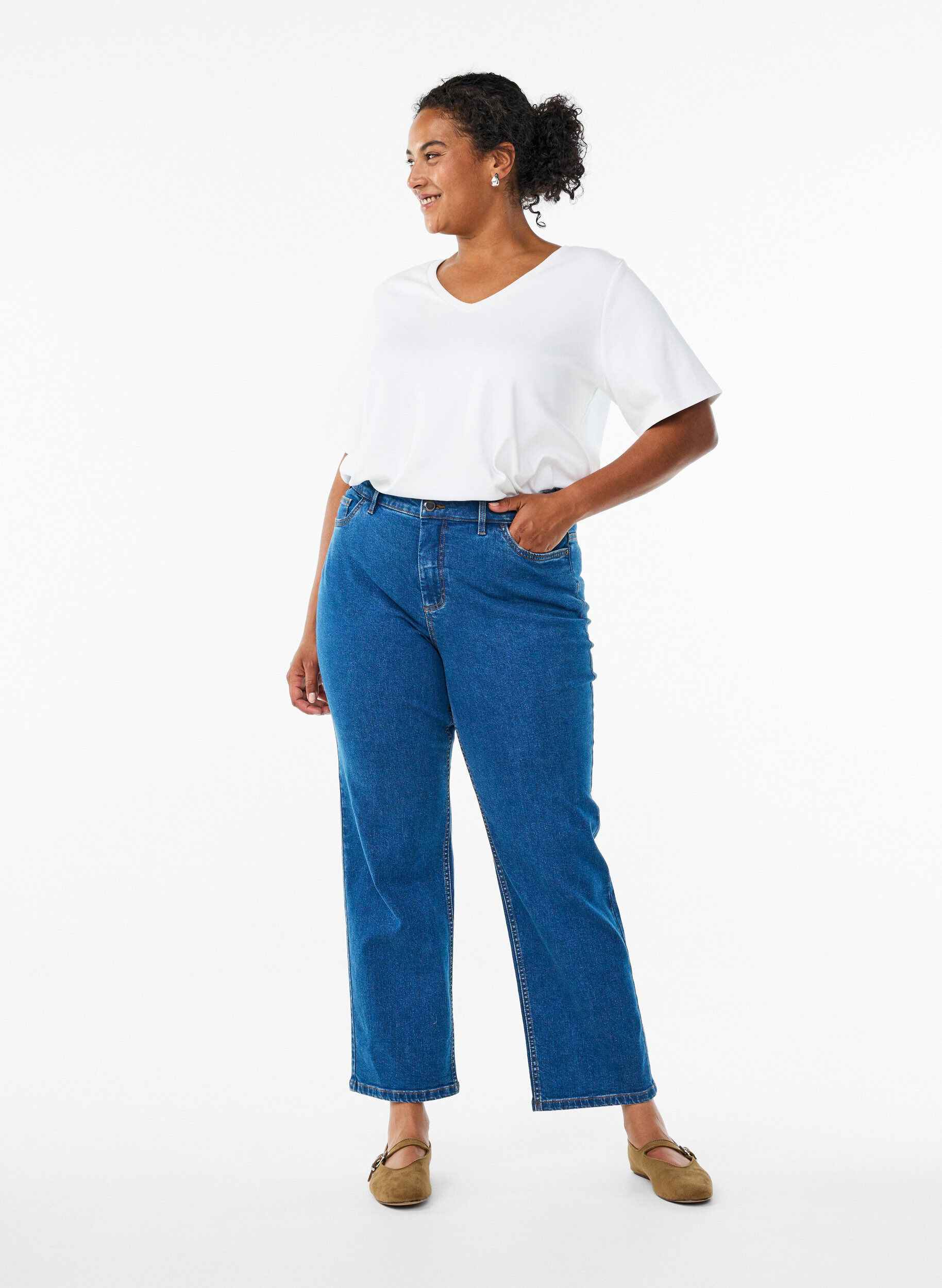 Gemma Jeans mit hoher Taille in Regular Fit, Blau, Model