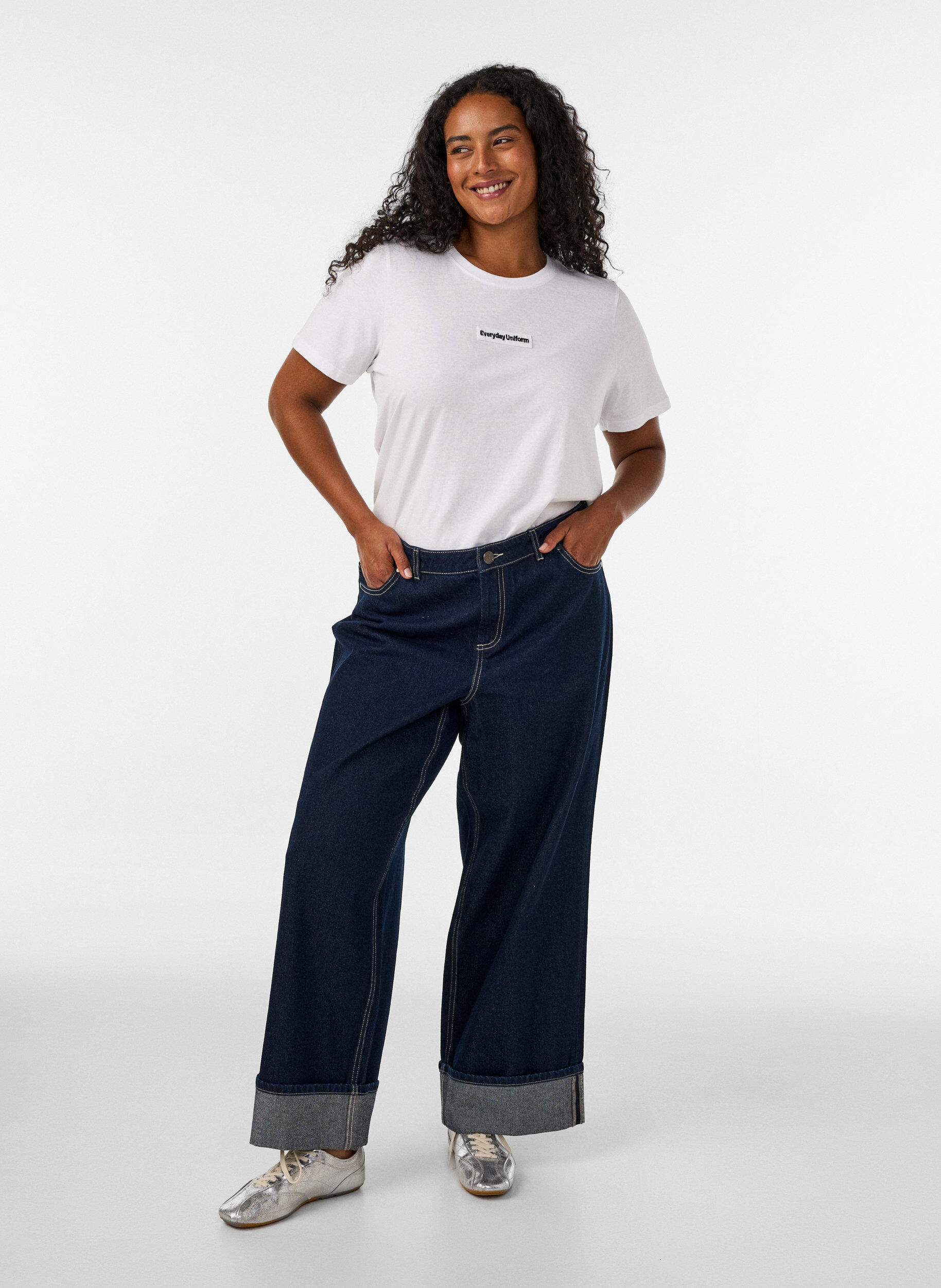 ZizziT-Shirt aus Baumwolle mit Text-Badge, Wei&szlig;, Model image number 1