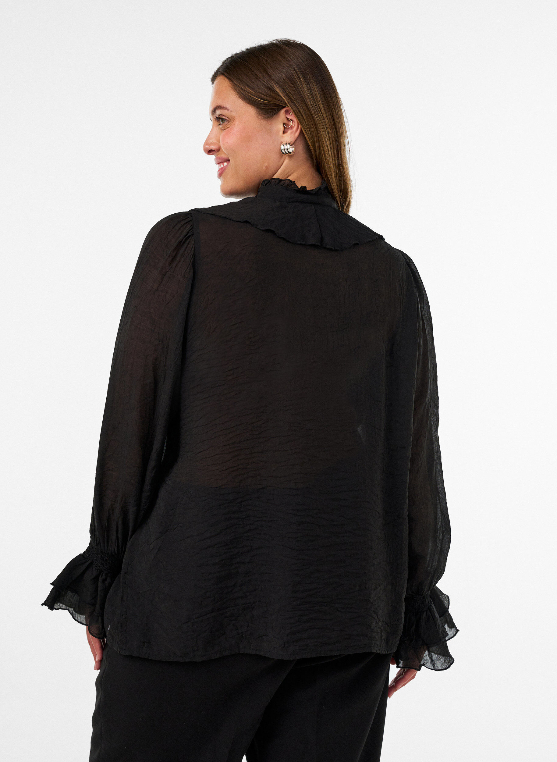 ZizziViskosebluse mit R&uuml;schen und langen &Auml;rmeln, Schwarz, Model image number 2