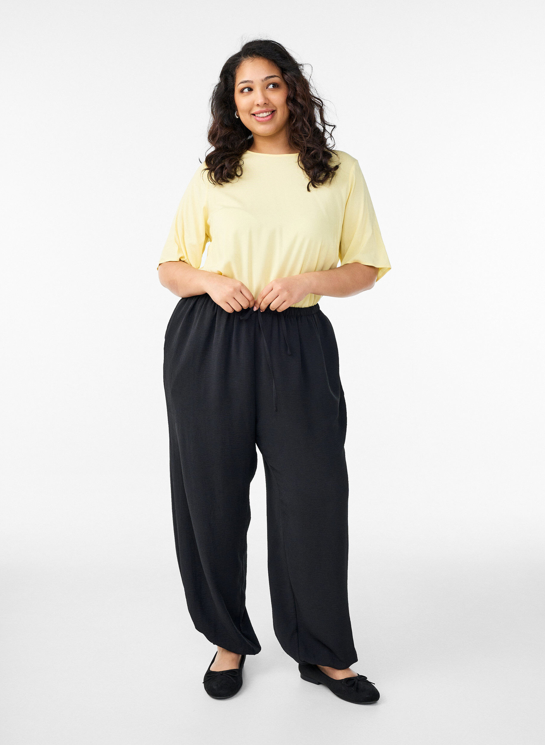 ZizziKurz&auml;rmelige, gewebte Bluse mit Rundhals, Gelb, Model image number 1