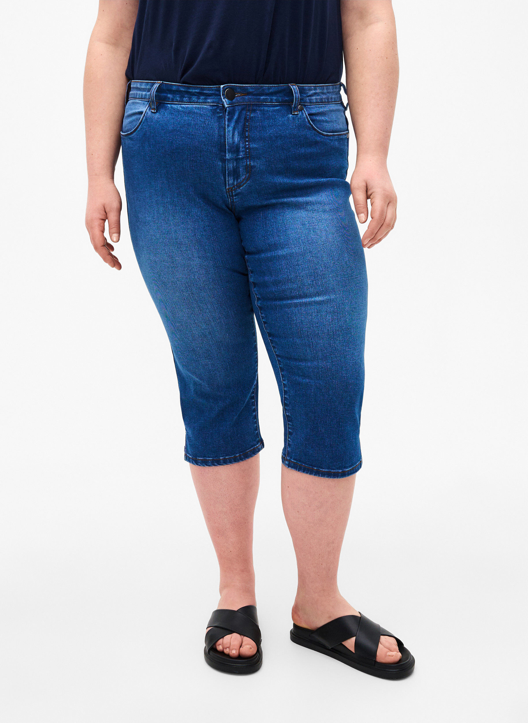 ZizziEmily Schmale Passform Denim-Caprihose, Blue Denim, Model image number 2