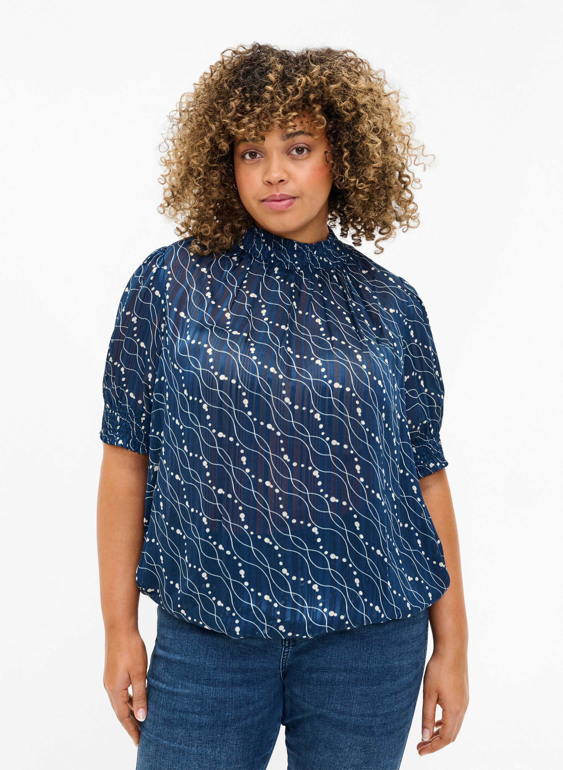 ZizziKurz&auml;rmelige gesmokte Bluse mit Print, Dress Bl. Swirl AOP, Model image number 0