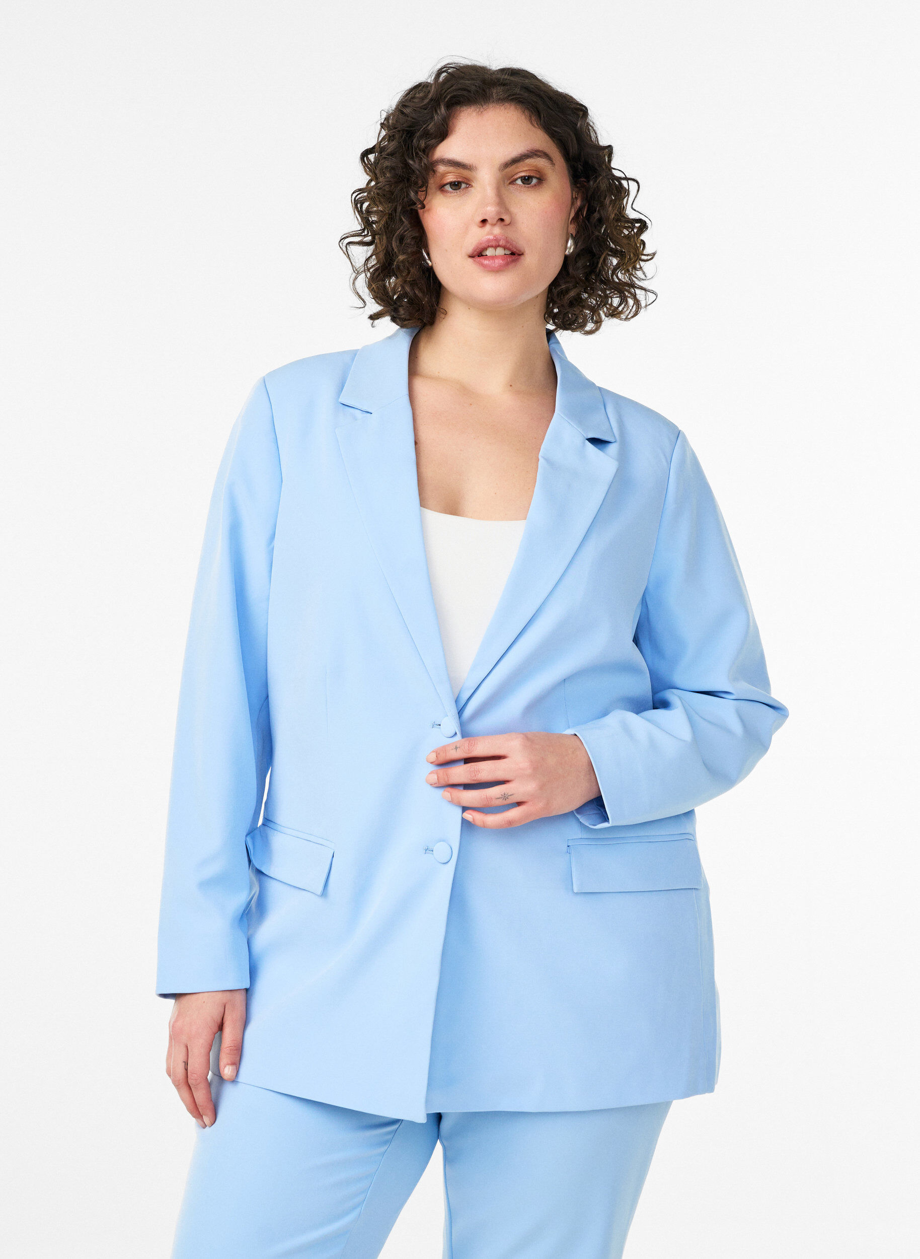 Klassischer Blazer mit Knopfverschluss, Blau, Model