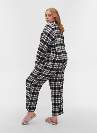 Karierte Schlafanzughose aus Baumwolle, Black/Rose Smoke, Model image number 1