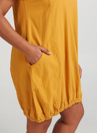 Kleid mit Taschen, Golden Yellow, Model image number 0