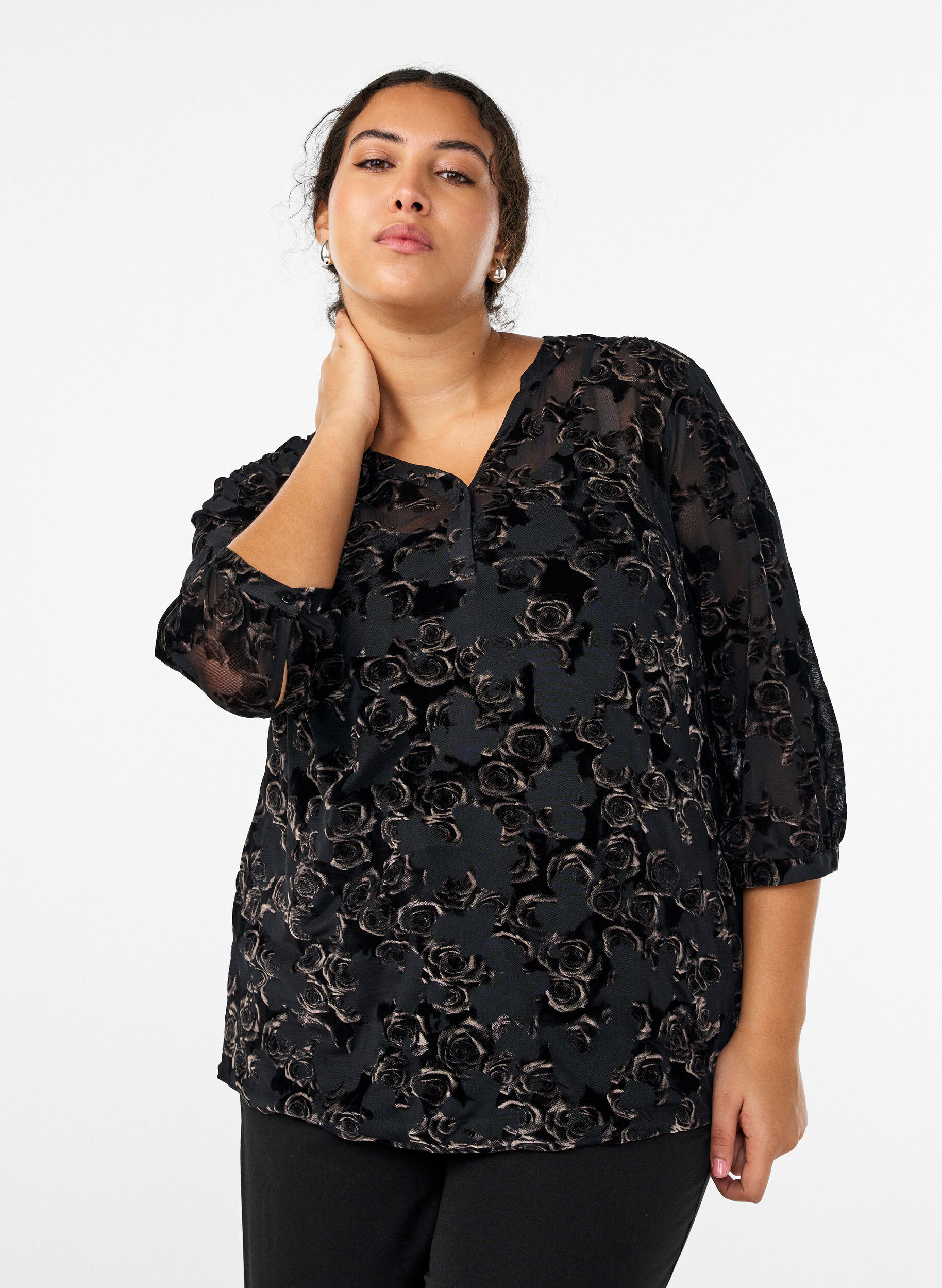 Bluse aus Mesh mit Veloursrosen und 3/4-&Auml;rmeln, Schwarz, Model