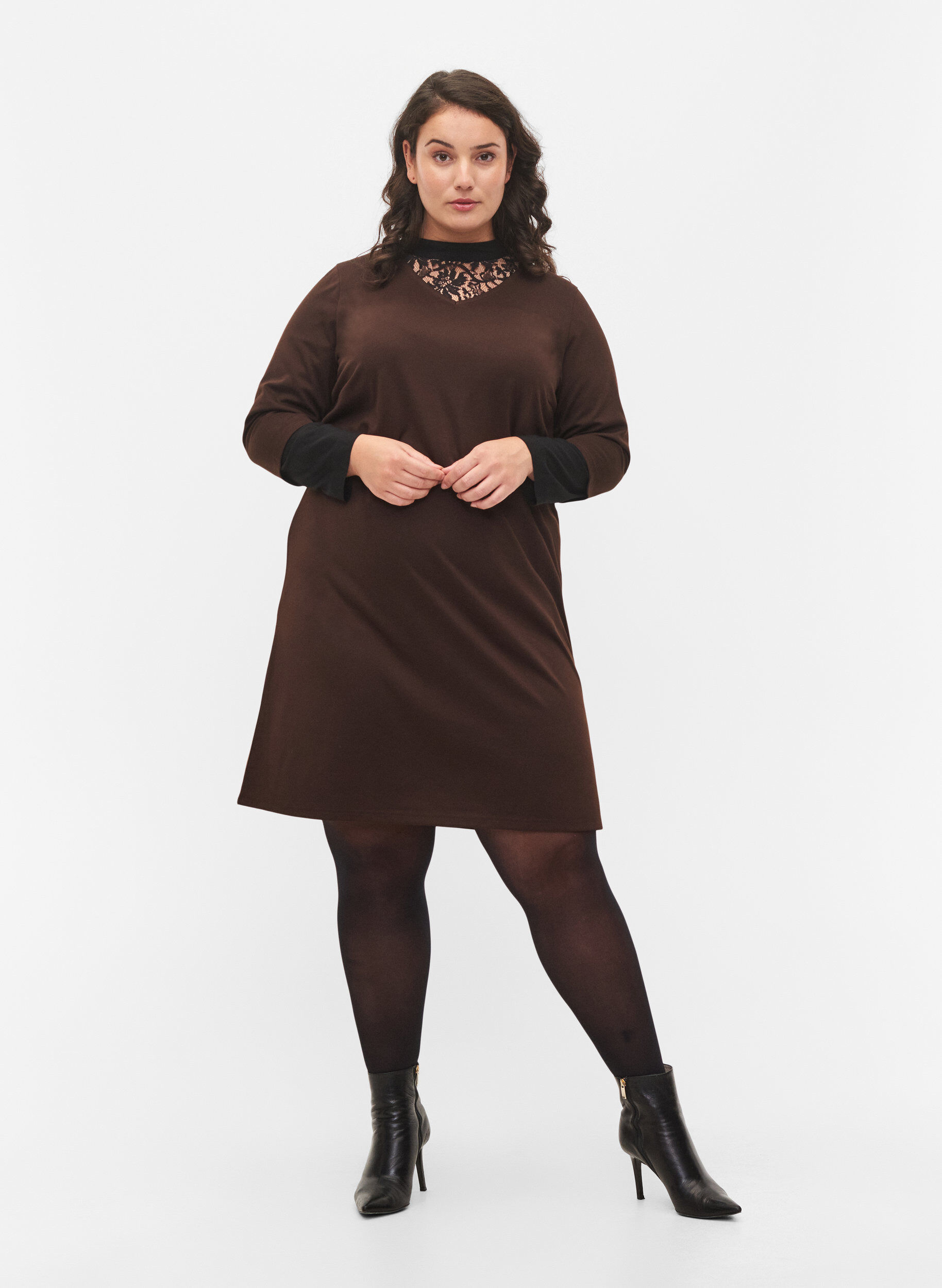 ZizziEinfarbiges Kleid mit V-Ausschnitt und 3/4 &Auml;rmeln, Coffee Bean, Model image number 2