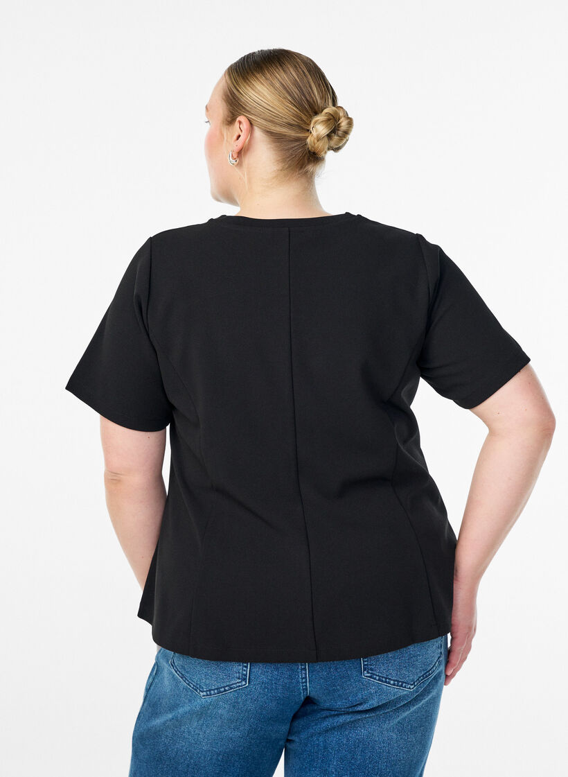 Kurzärmelige Bluse mit formgebenden Abnähern, Schwarz, Model image number 2