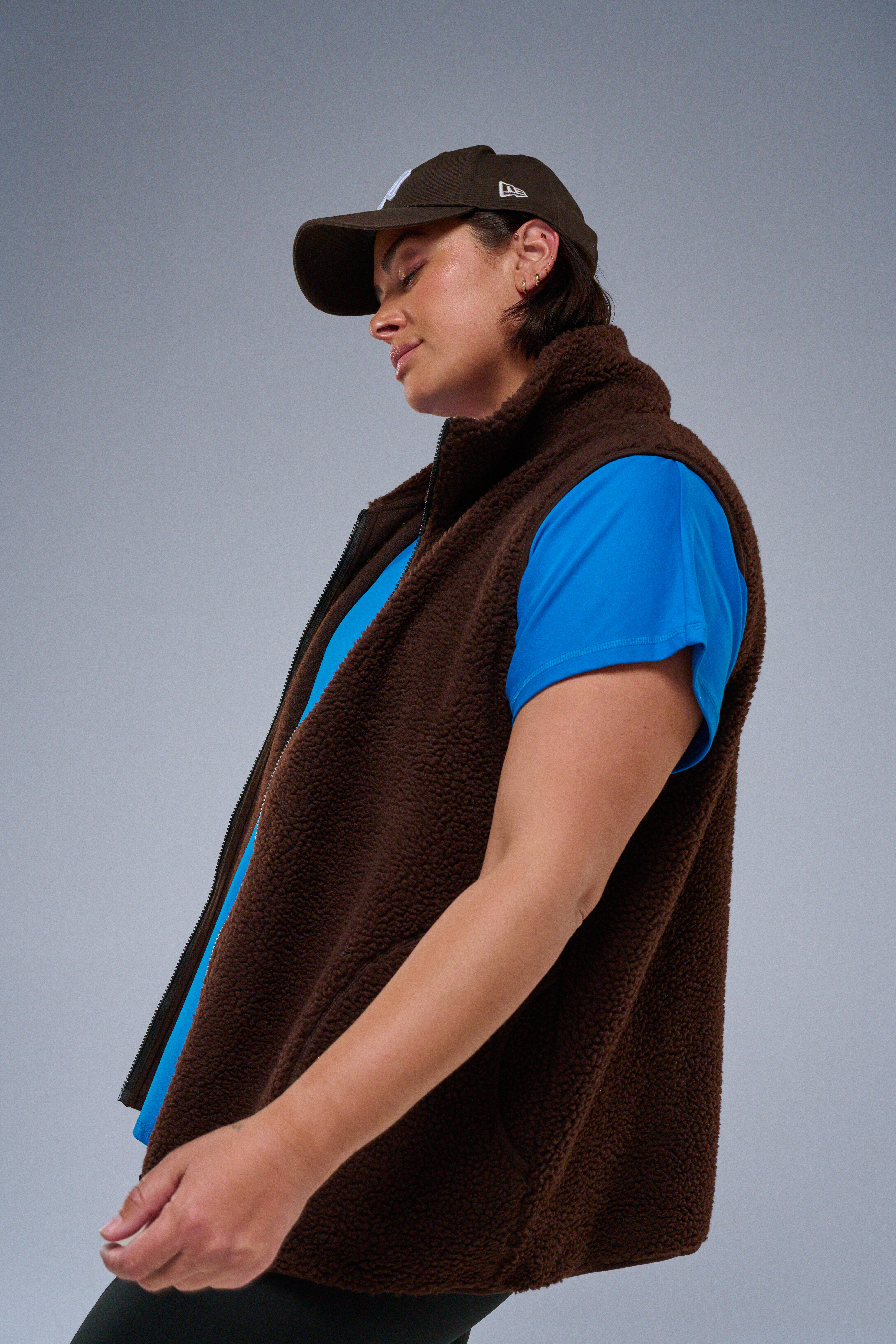 ZizziBraune Weste mit Rei&szlig;verschluss, , Model