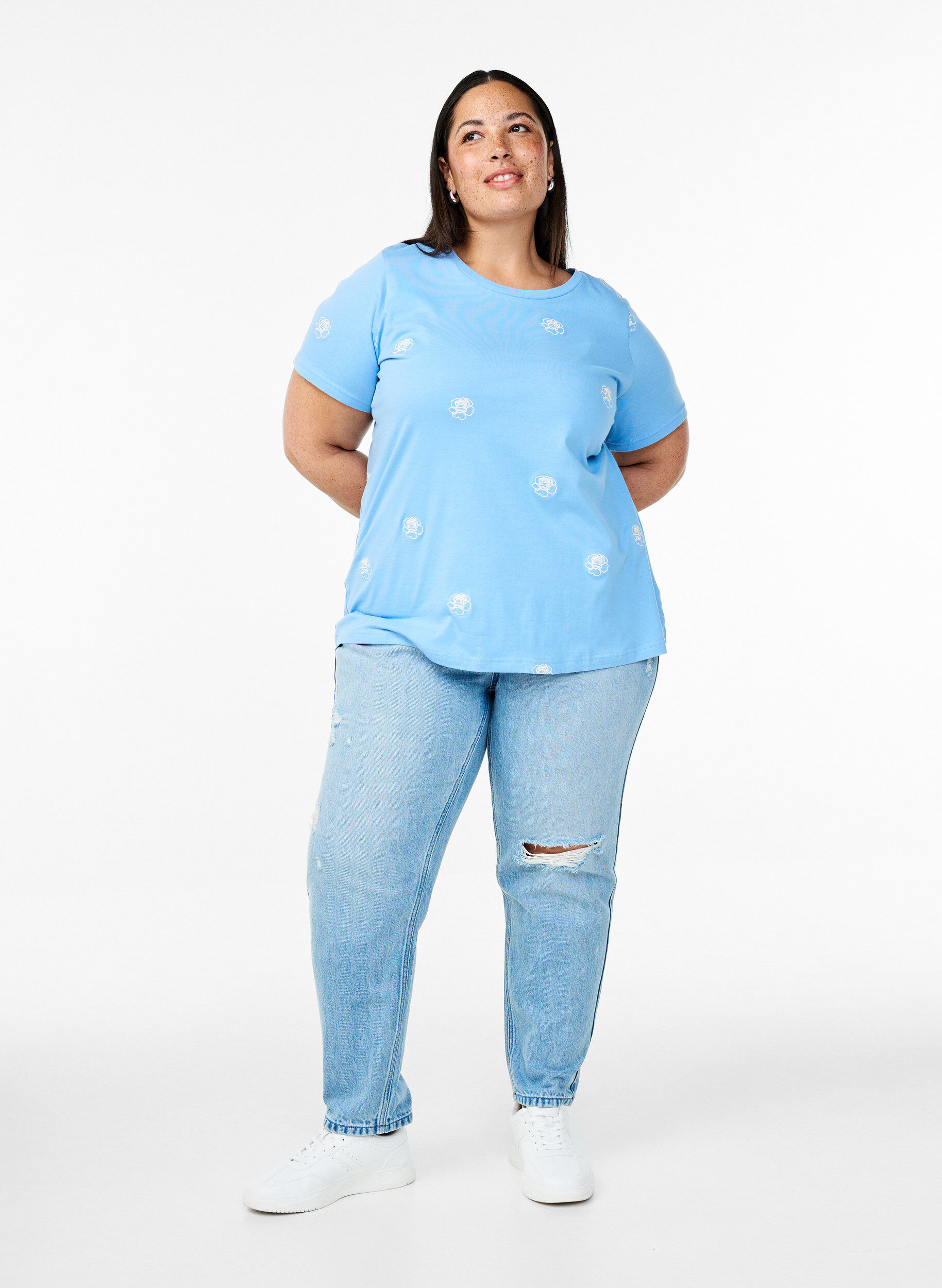 ZizziT-Shirt aus Bio-Baumwolle mit aufgestickten Motiven, Blau, Model image number 1