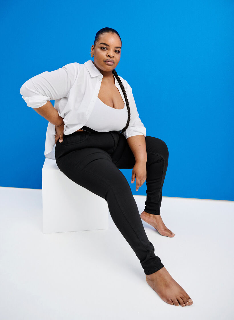 Stay Black Amy Jeans mit hoher Taille, Schwarz, Image image number 0