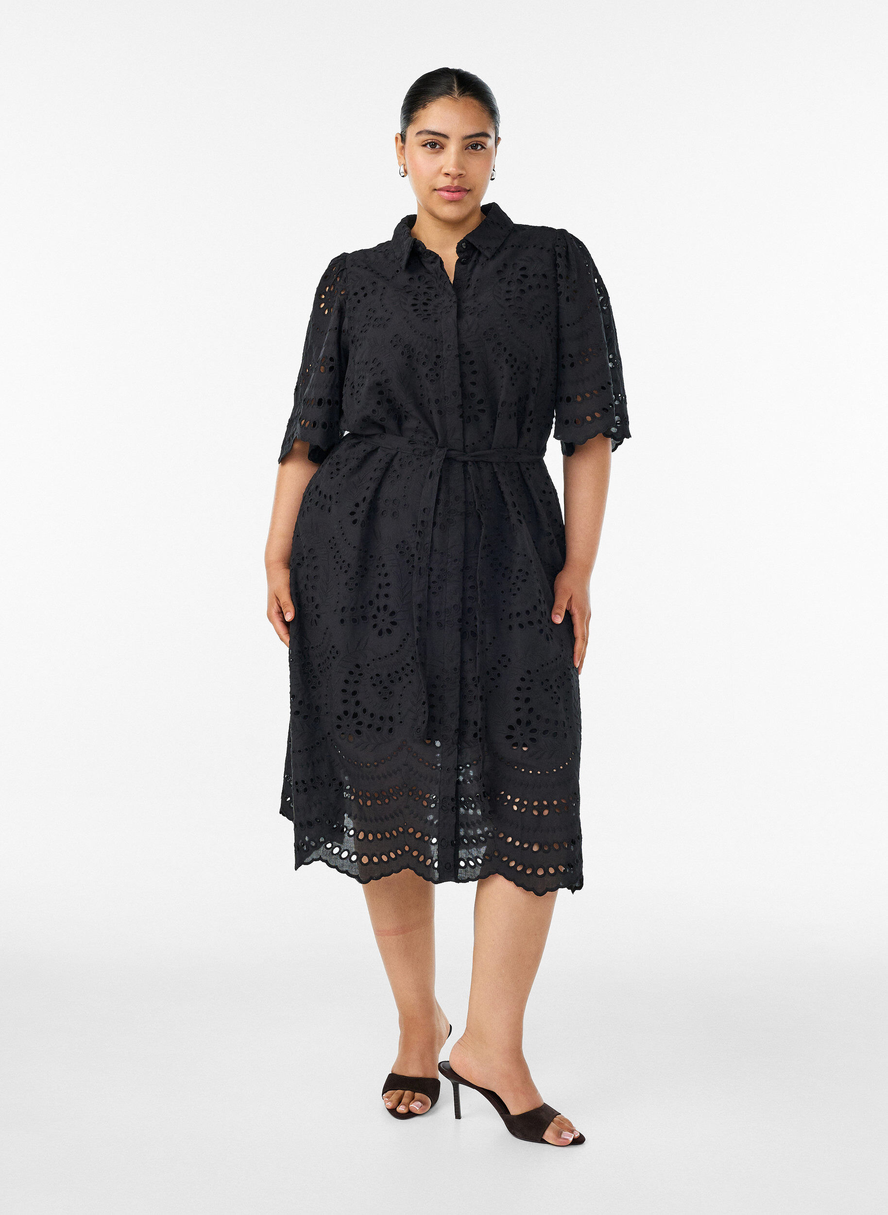 ZizziHemdblusenkleid aus Broderie Anglaise mit Bindeg&uuml;rtel, Schwarz, Model image number 1
