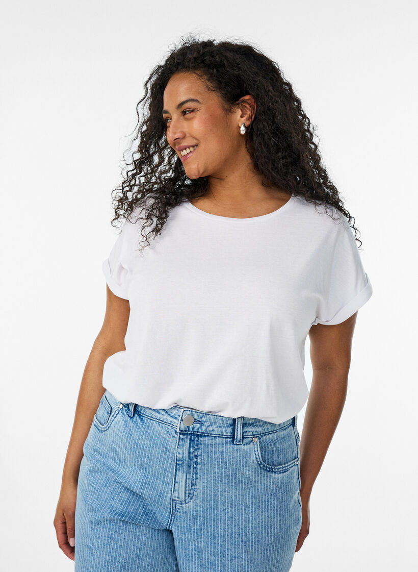 Kurz&auml;rmeliges T-Shirt aus einer Baumwollmischung, Wei&szlig;, Model image number 0