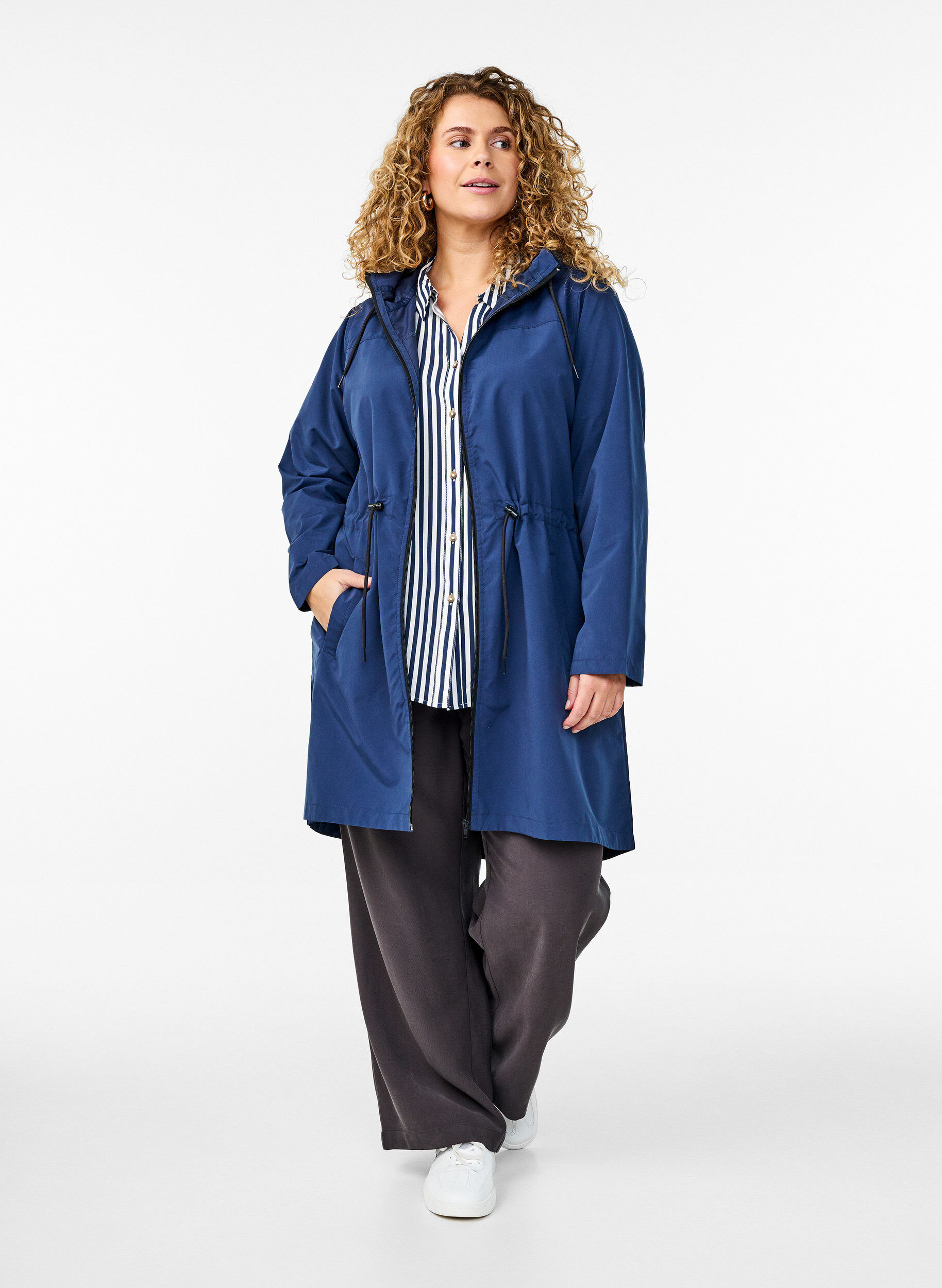 ZizziLeichter Parka mit Kapuze, Blau, Model image number 1