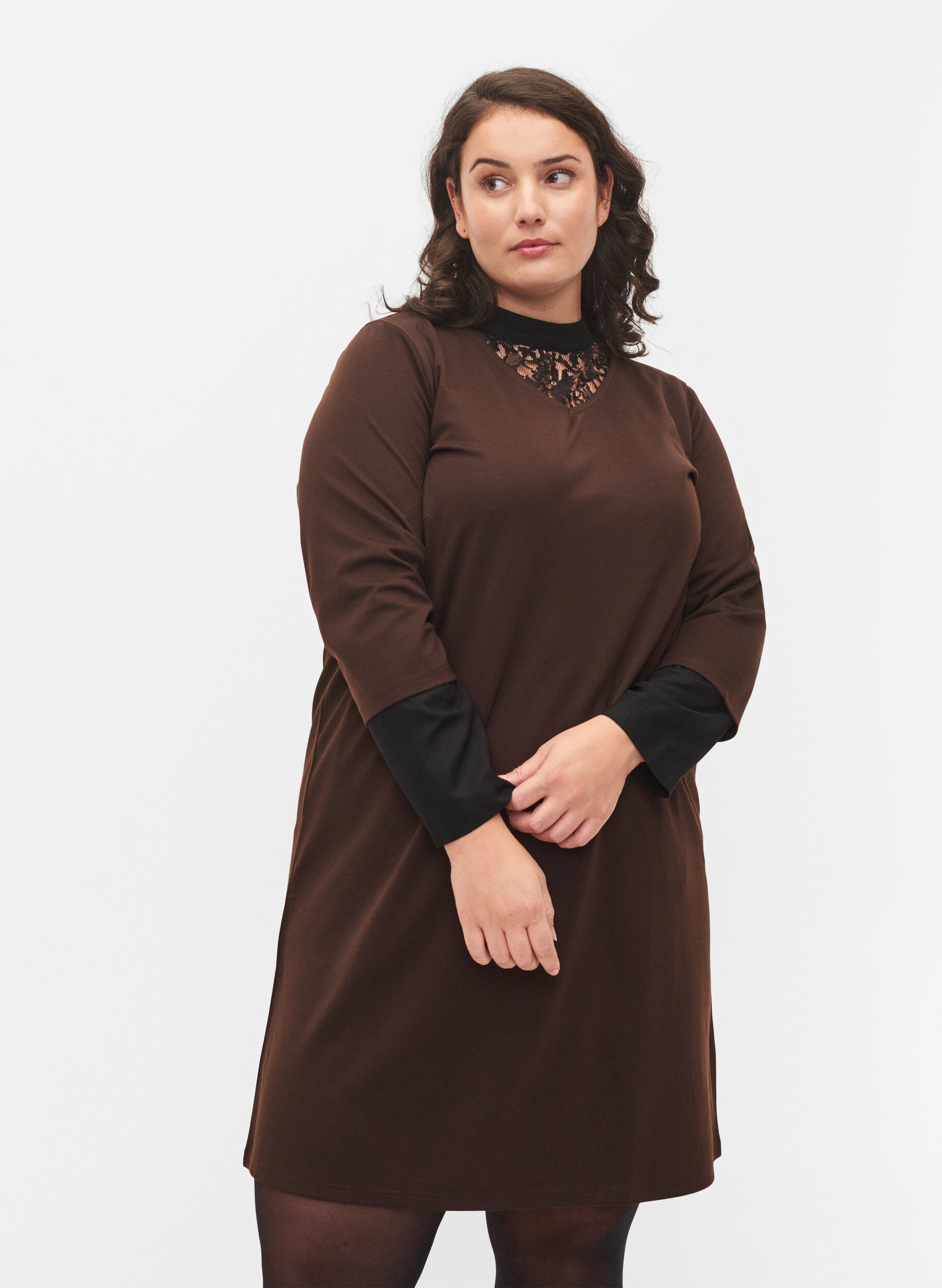 ZizziEinfarbiges Kleid mit V-Ausschnitt und 3/4 &Auml;rmeln, Coffee Bean, Model image number 0