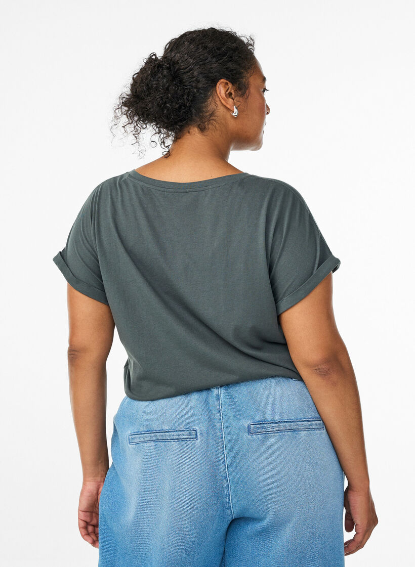 Kurz&auml;rmeliges T-Shirt aus einer Baumwollmischung, Gr&uuml;n, Model image number 2