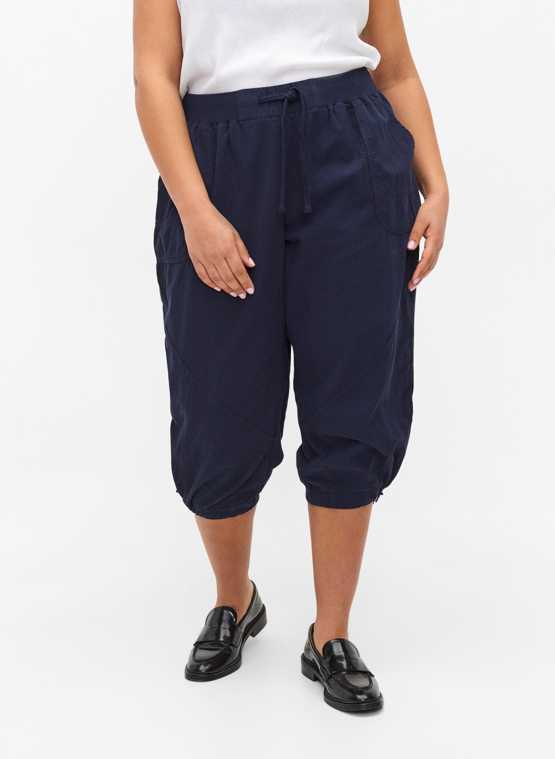 ZizziLockere Caprihose aus Baumwolle, Blau, Model image number 3