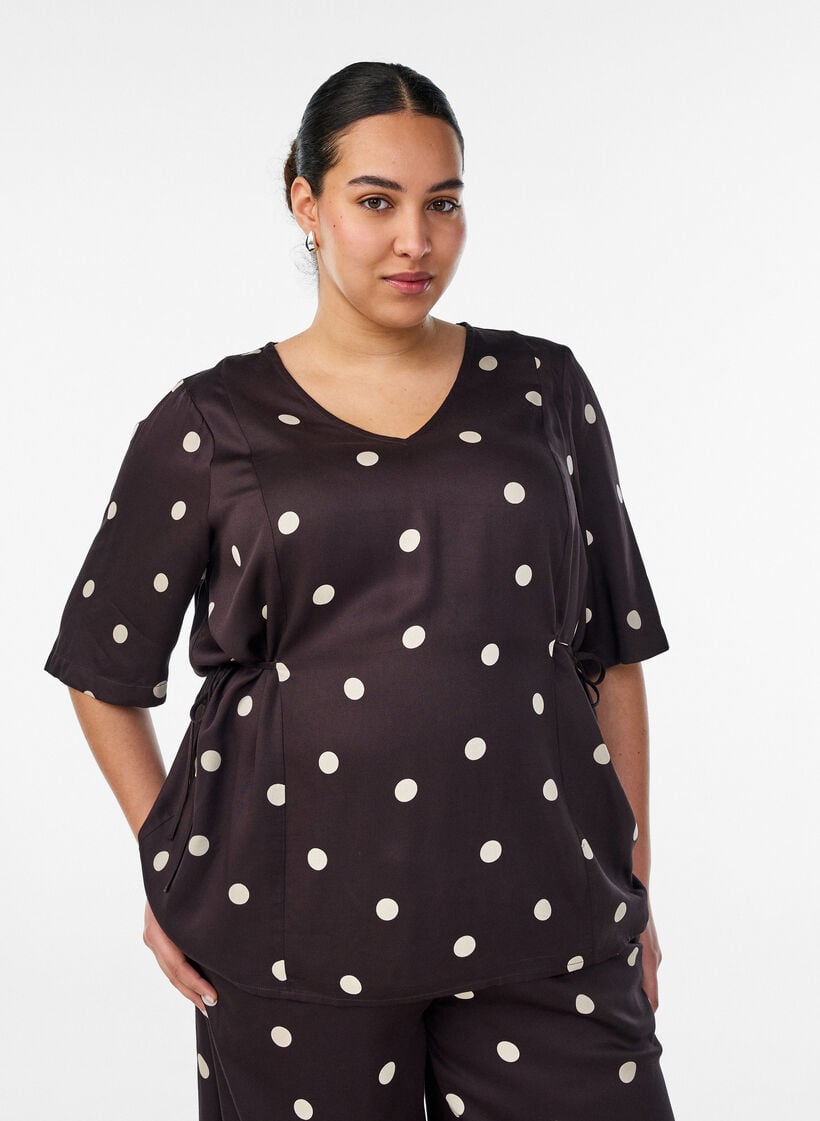 Gepunktete Bluse aus Viskose mit V-Ausschnitt und Bindeband, Braun, Model image number 0