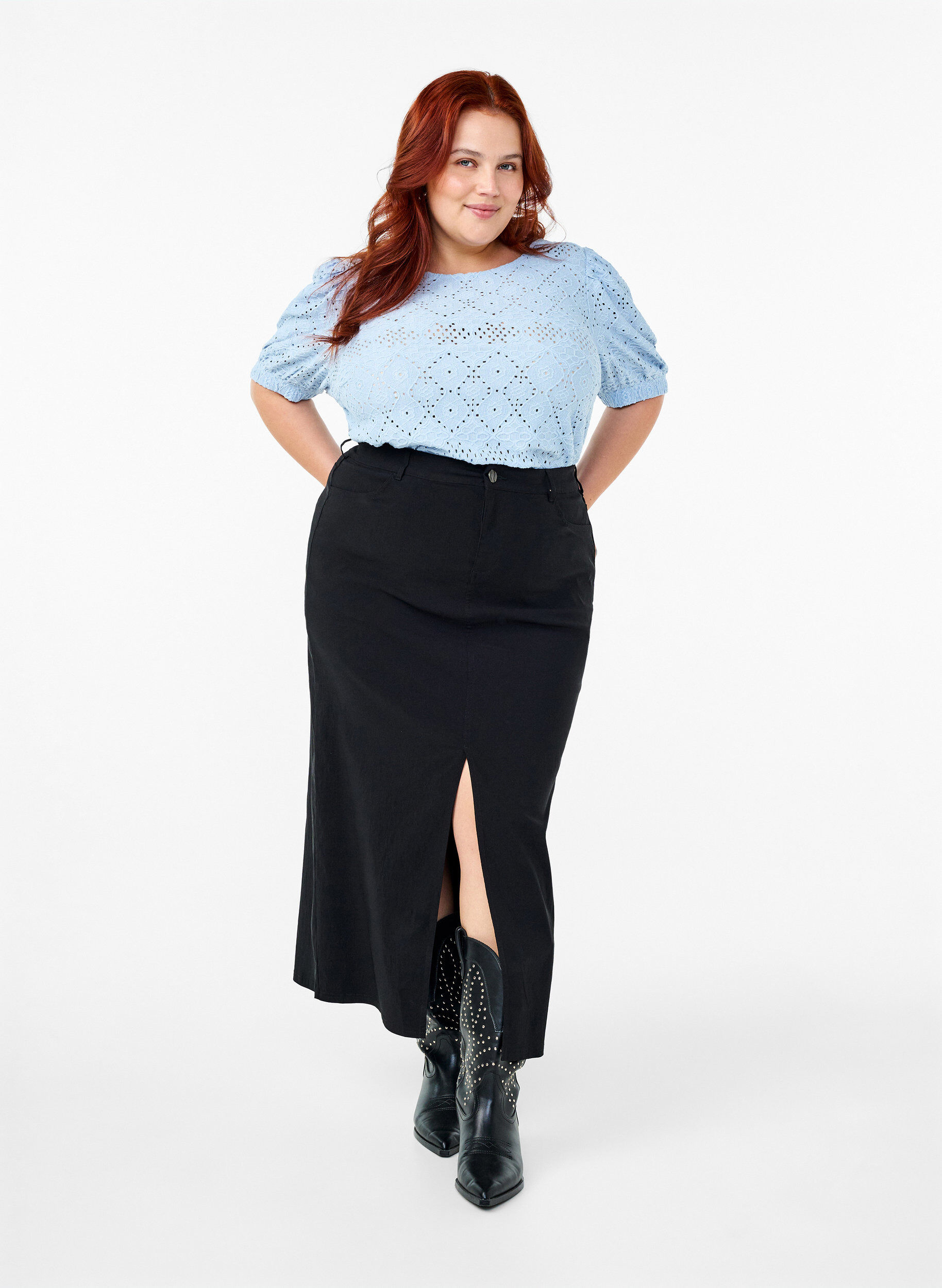 Zizzi Kurz&auml;rmelige Bluse mit Lochmuster, Cashmere Blue, Model image number 2