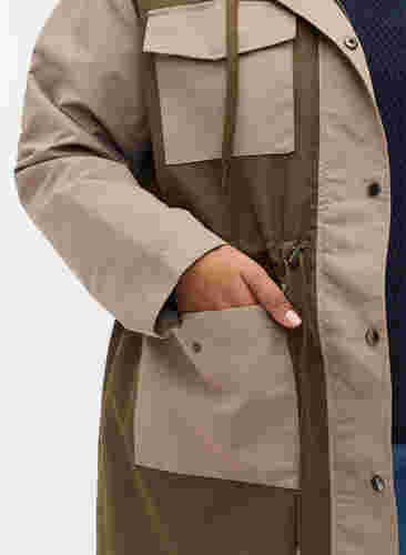 Kontrastfarbene Jacke mit Taschen, Dark Olive Comb., Model image number 2