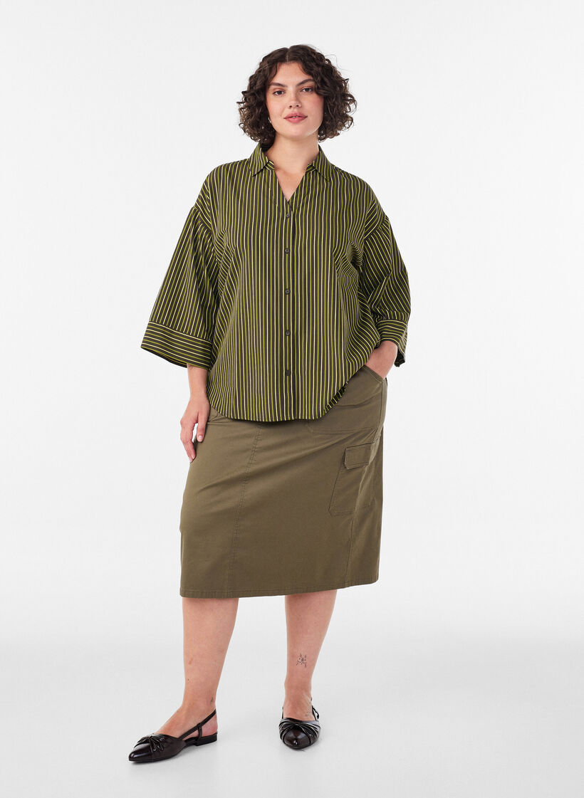 Lockere gestreifte Bluse mit 3/4-&Auml;rmeln, Gr&uuml;n, Model