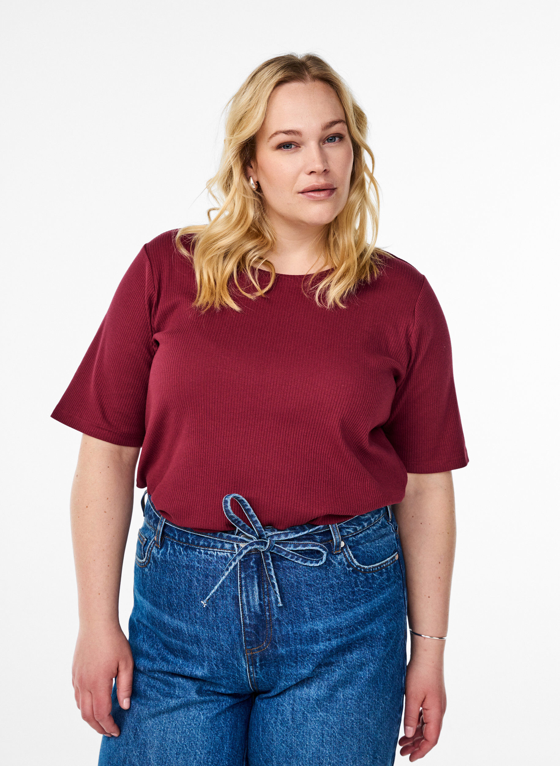 ZizziBluse aus geripptem Jersey mit kurzen &Auml;rmeln, Dunkles Bordeaux, Model image number 0