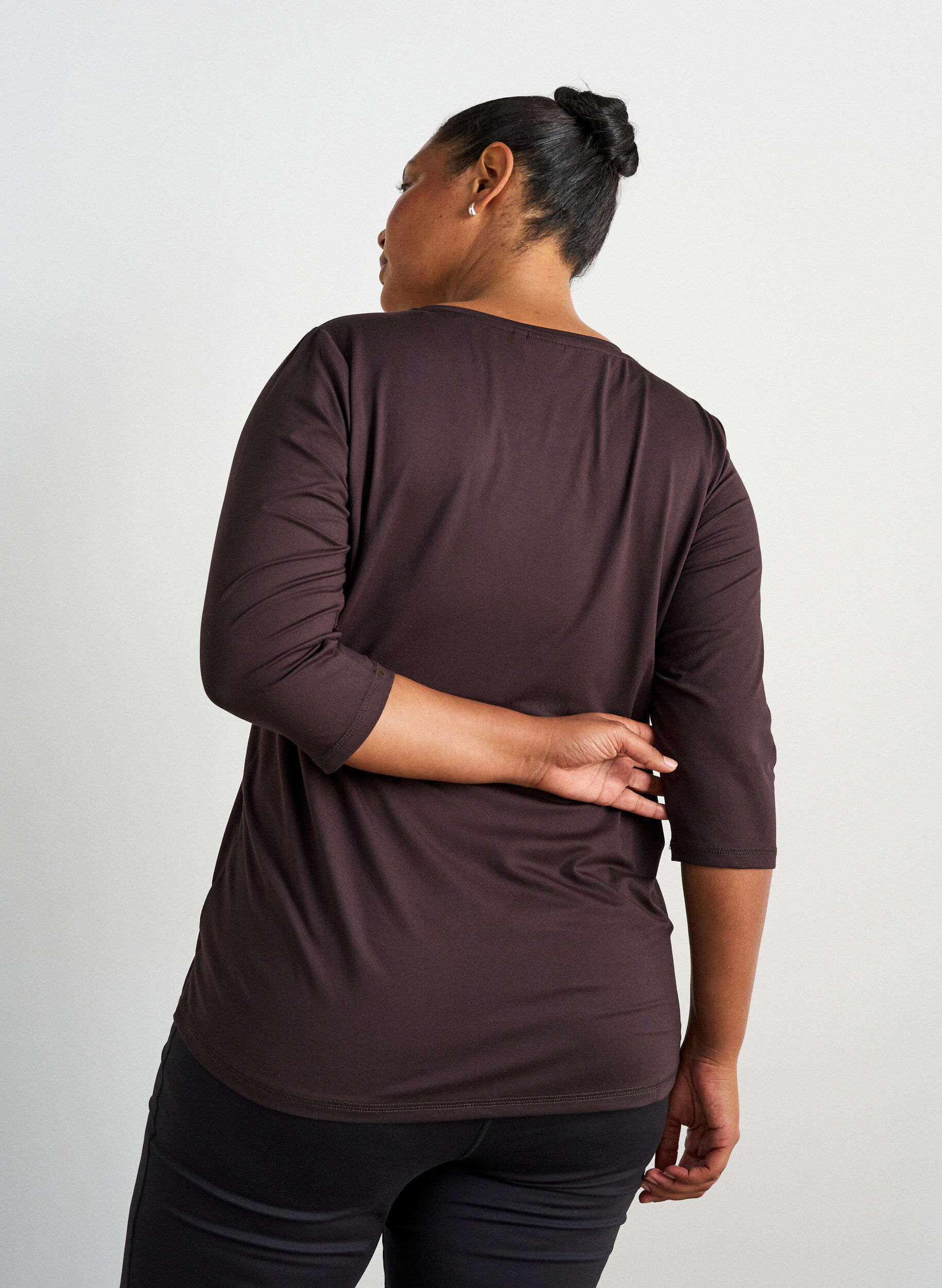 ZizziTrainingsshirt mit 3/4-&Auml;rmeln, Brown, Model image number 2