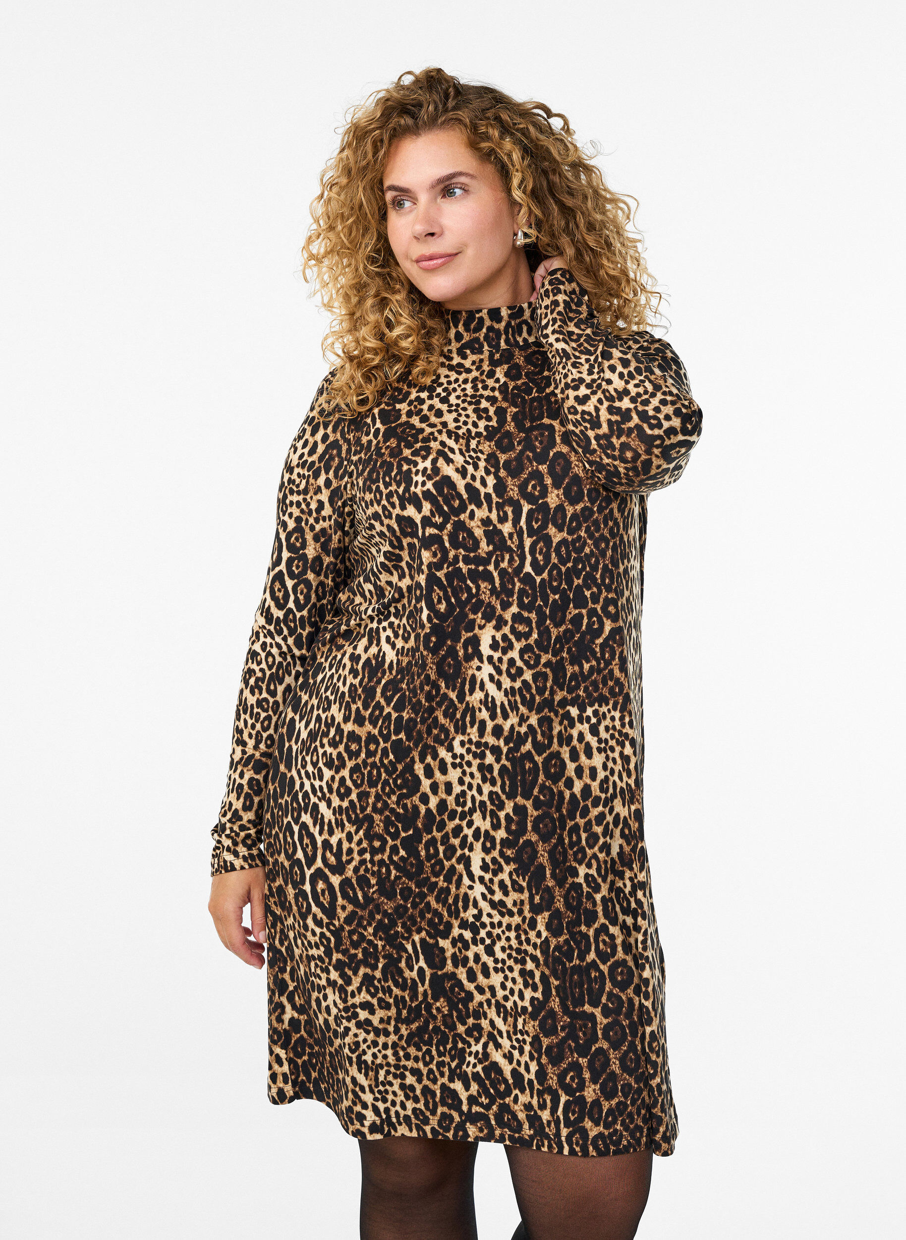 ZizziFLASH &ndash; Lang&auml;rmeliges Kleid mit Rollkragen, Schwarz, Model image number 0