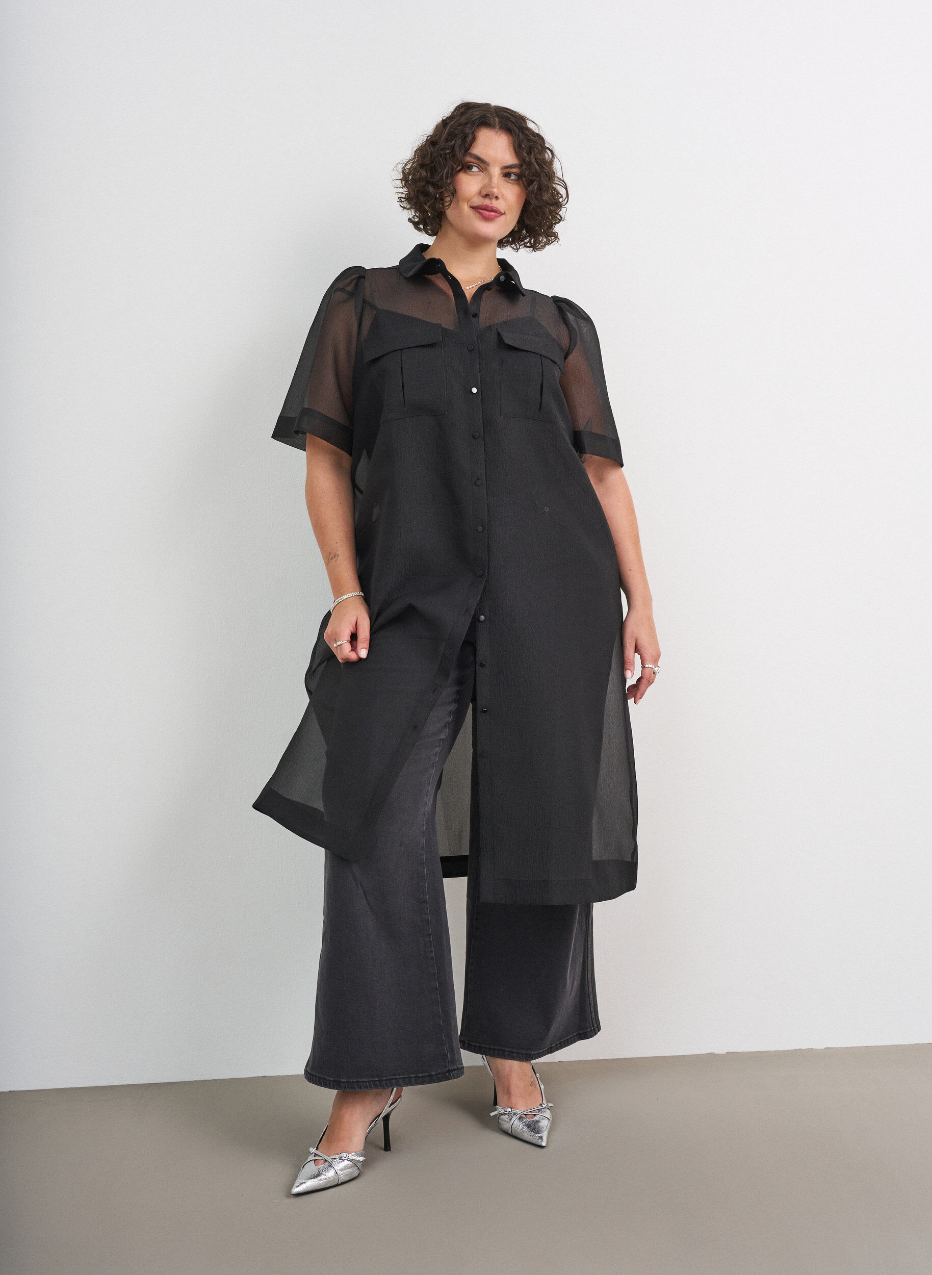 ZizziKleid aus Organza mit Brusttaschen und Puff&auml;rmeln, Schwarz, Model image number 0