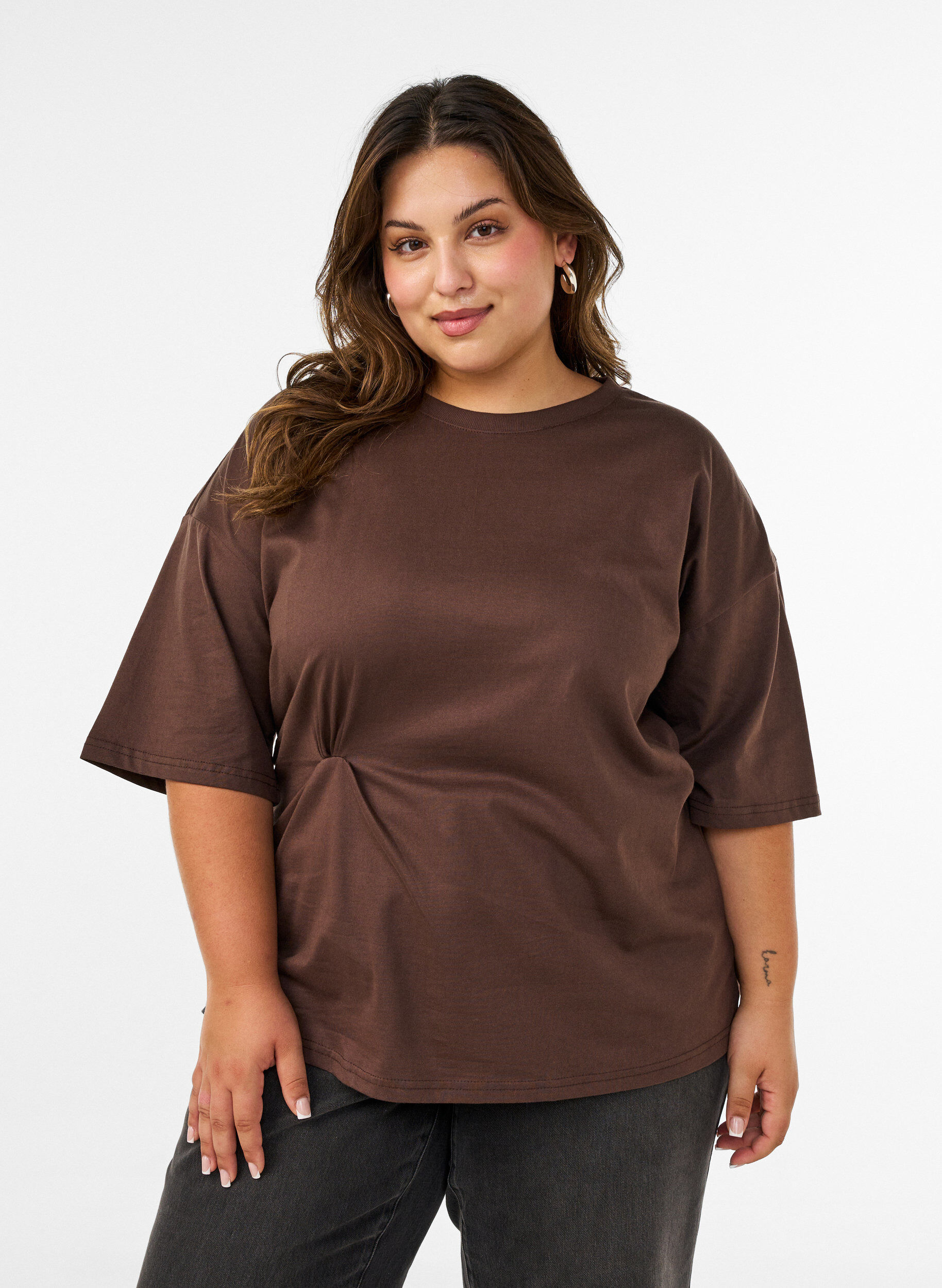 ZizziT-Shirt mit drapiertem Detail, Braun, Model image number 0